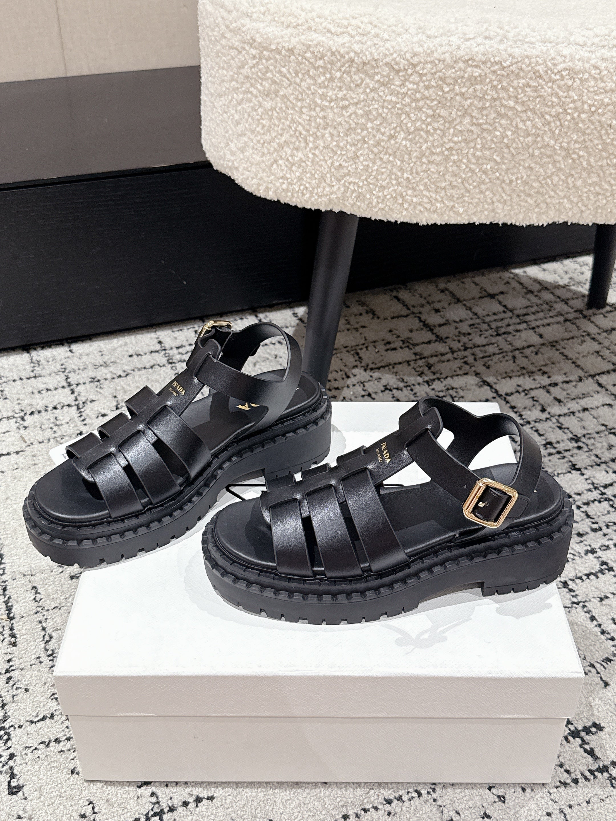 PRADA 25S FISHERMAN OPEN TOE SANLS IN BLACK CALFSKIN
