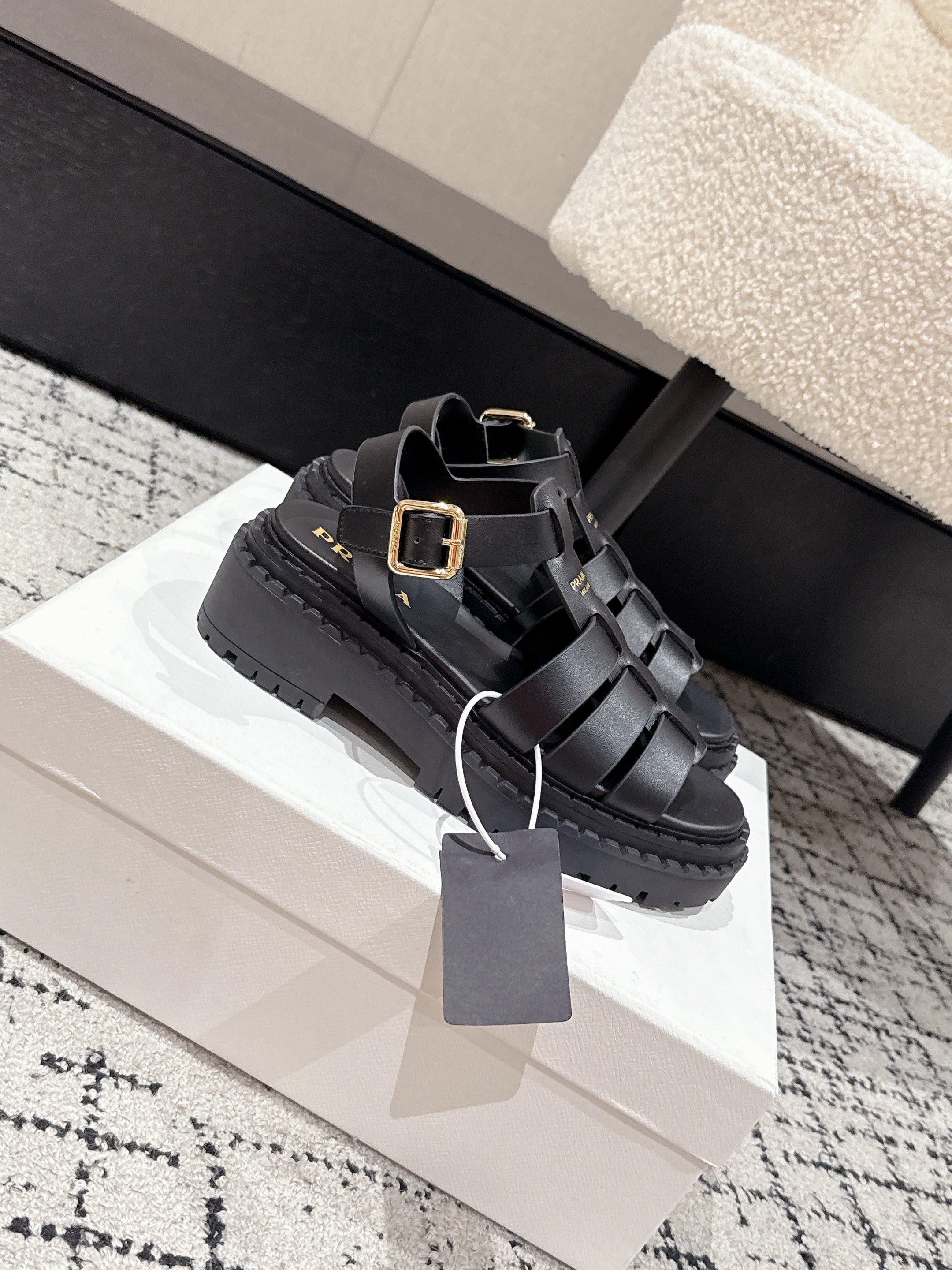 PRADA 25S FISHERMAN OPEN TOE SANLS IN BLACK CALFSKIN
