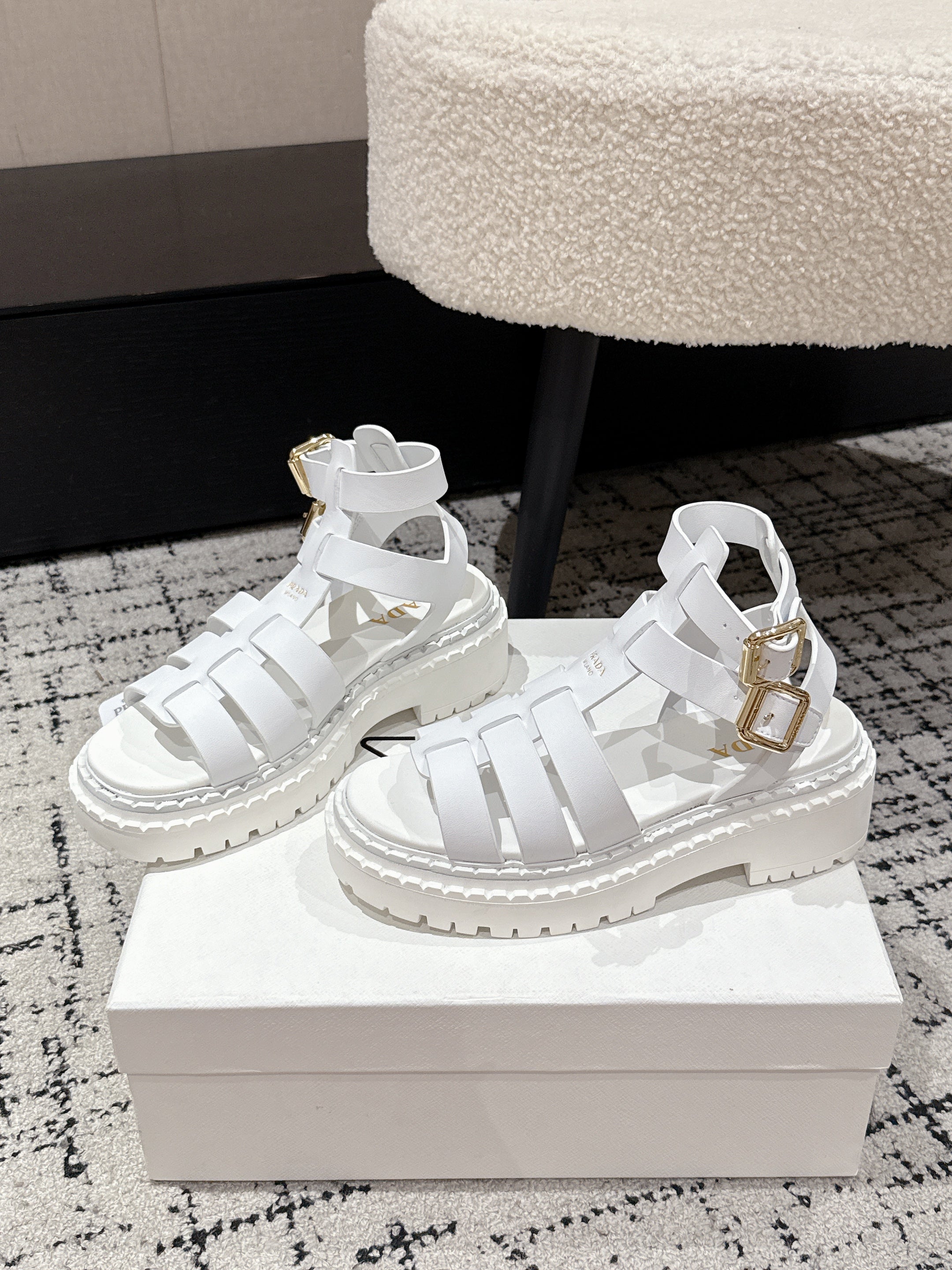 PRADA 25S HIGH TOP OPEN TOE FISHERMAN SANLS IN WHITE CALFSKIN