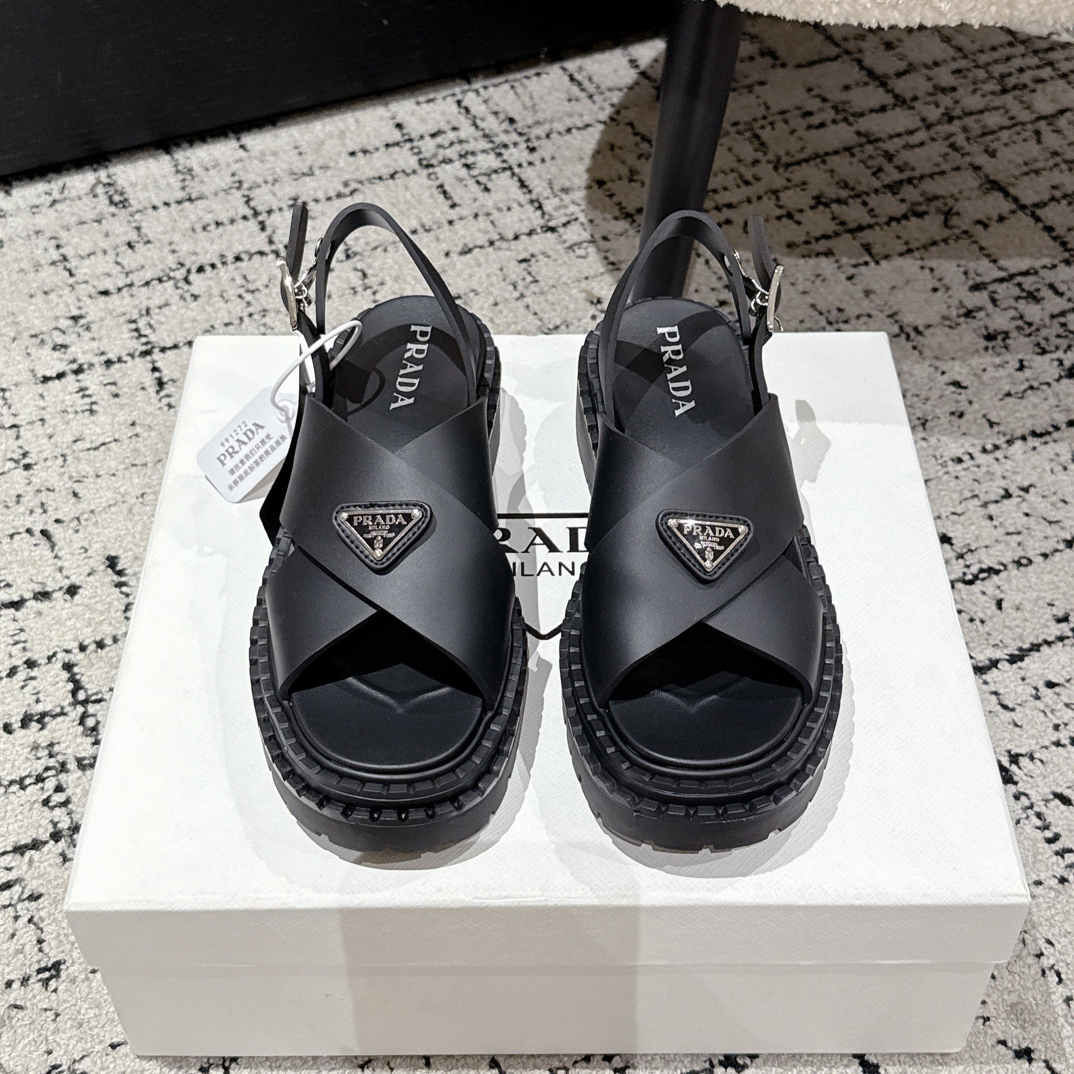 PRADA 25S CRISSCROSS SANLS IN BLACK CALFSKIN LOGO