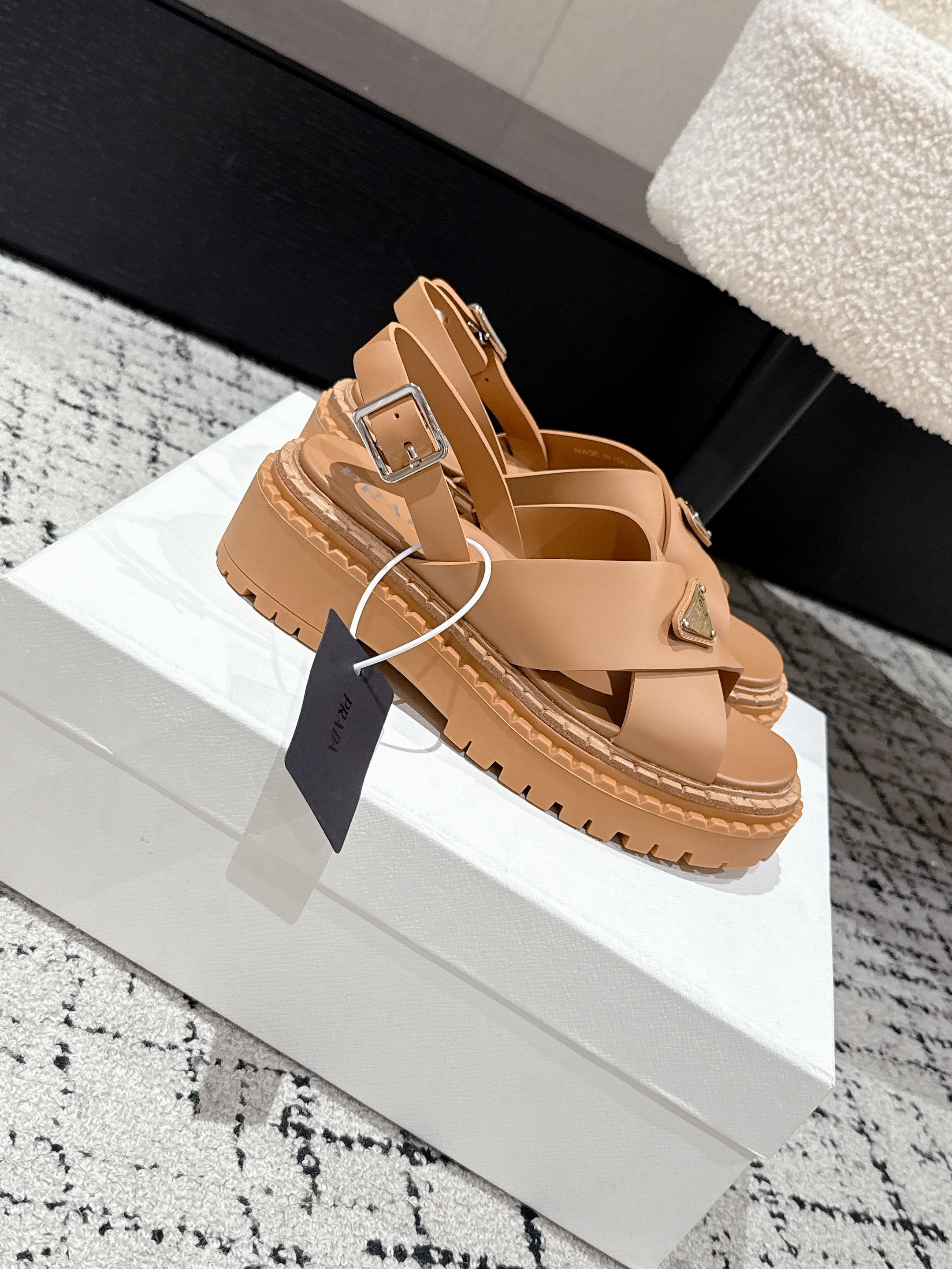 PRADA 25S CRISSCROSS SANLS IN BURNT ORANGE CALFSKIN LOGO