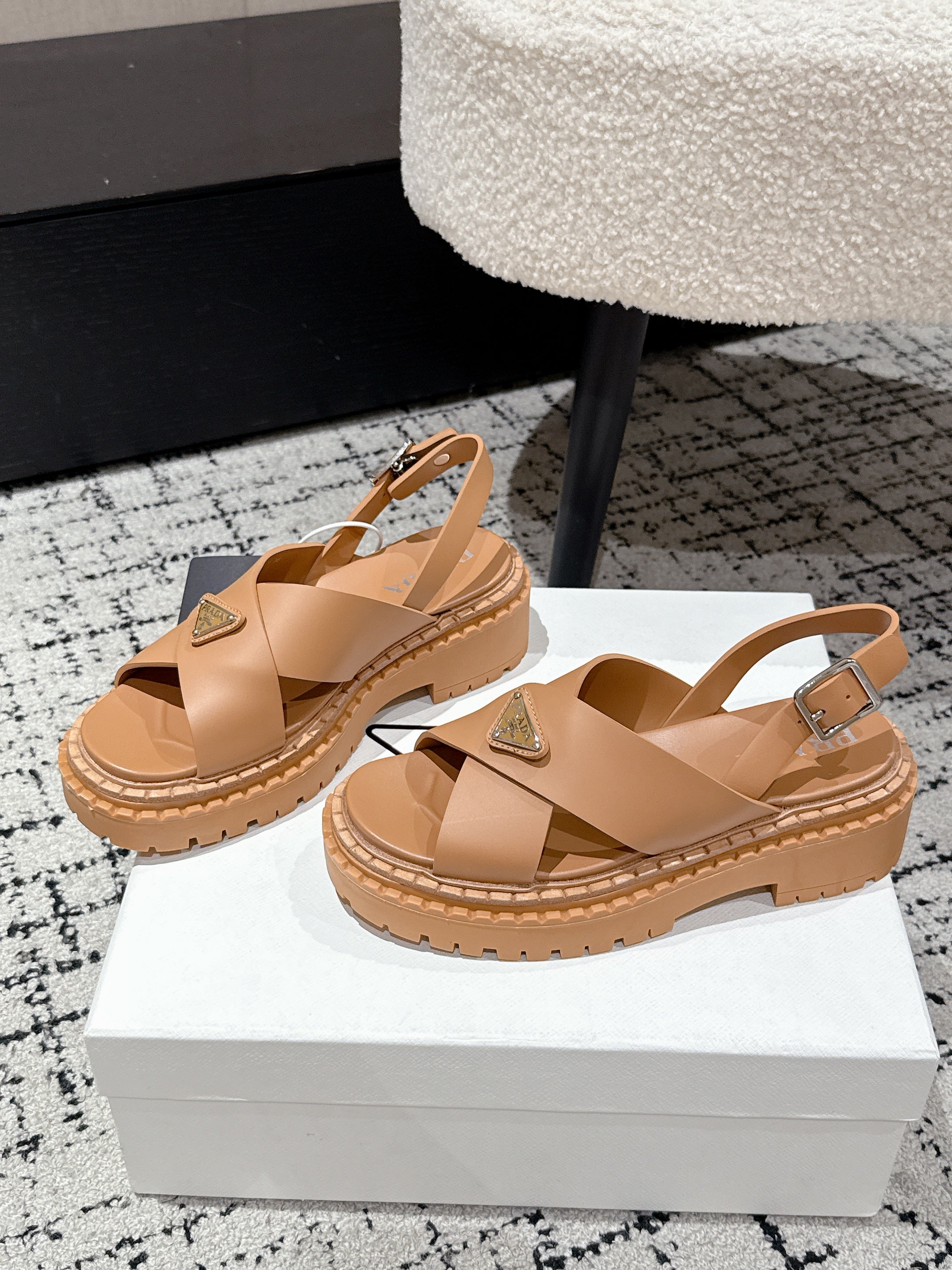 PRADA 25S CRISSCROSS SANLS IN BURNT ORANGE CALFSKIN LOGO