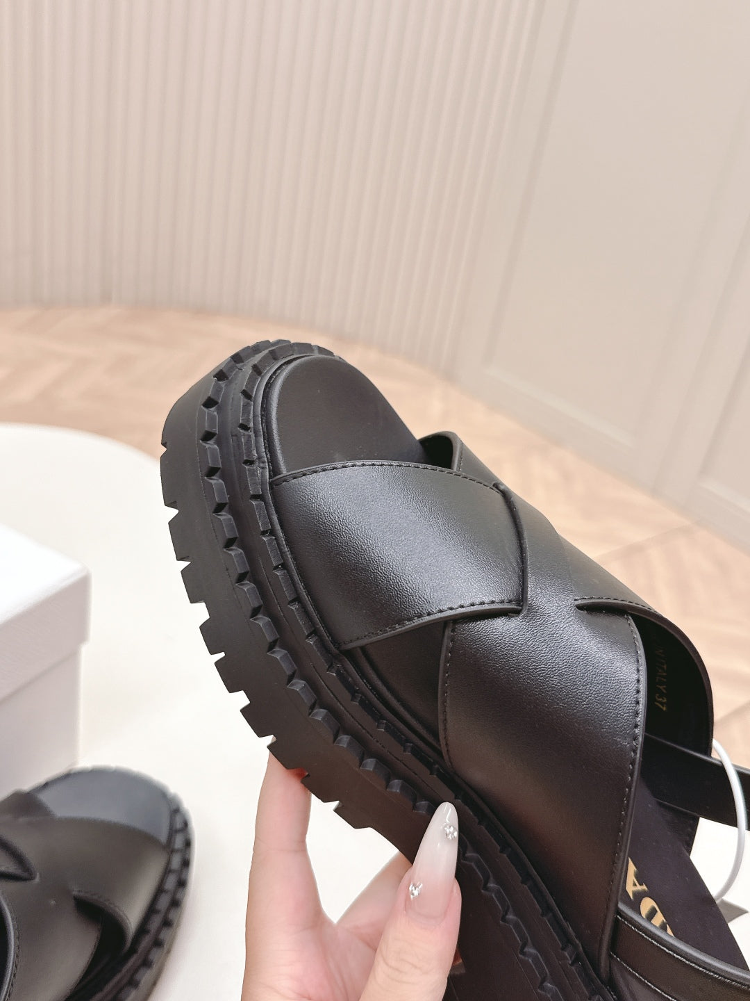 PRADA 25S CRISSCROSS SANLS IN BLACK CALFSKIN