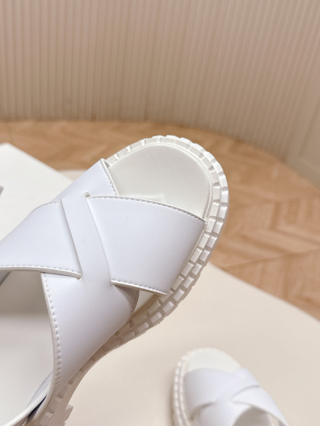 PRADA 25S CRISSCROSS SANLS IN WHITE CALFSKIN