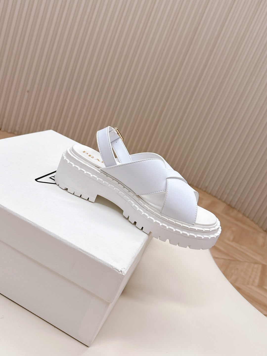 PRADA 25S CRISSCROSS SANLS IN WHITE CALFSKIN
