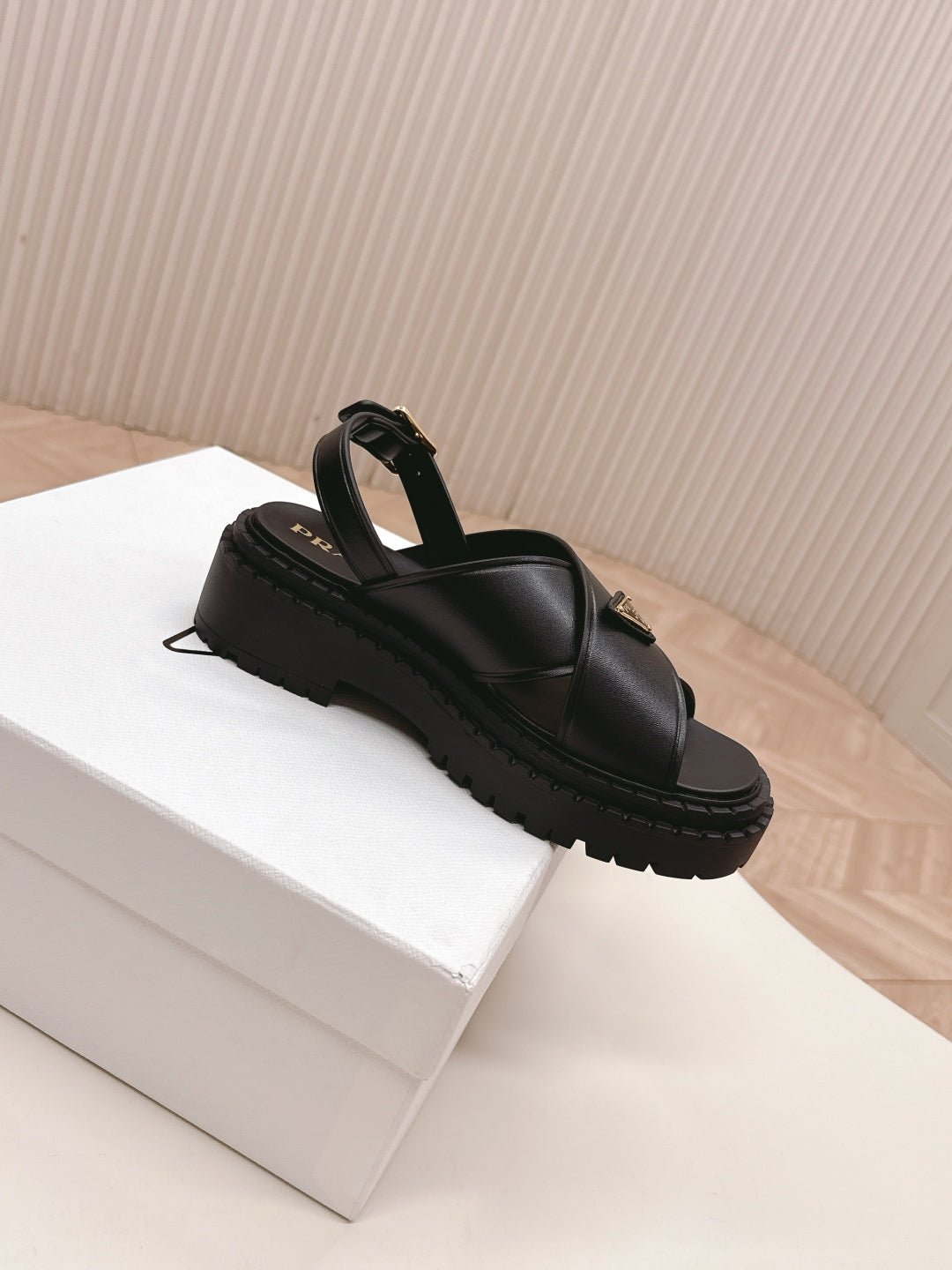 PRADA 25S SANLS IN BLACK CALFSKIN LOGO GOLD HARDWARE