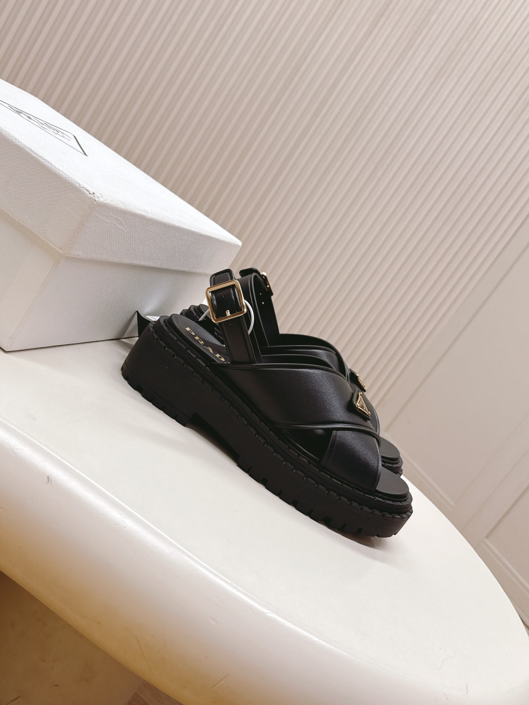 PRADA 25S SANLS IN BLACK CALFSKIN LOGO GOLD HARDWARE