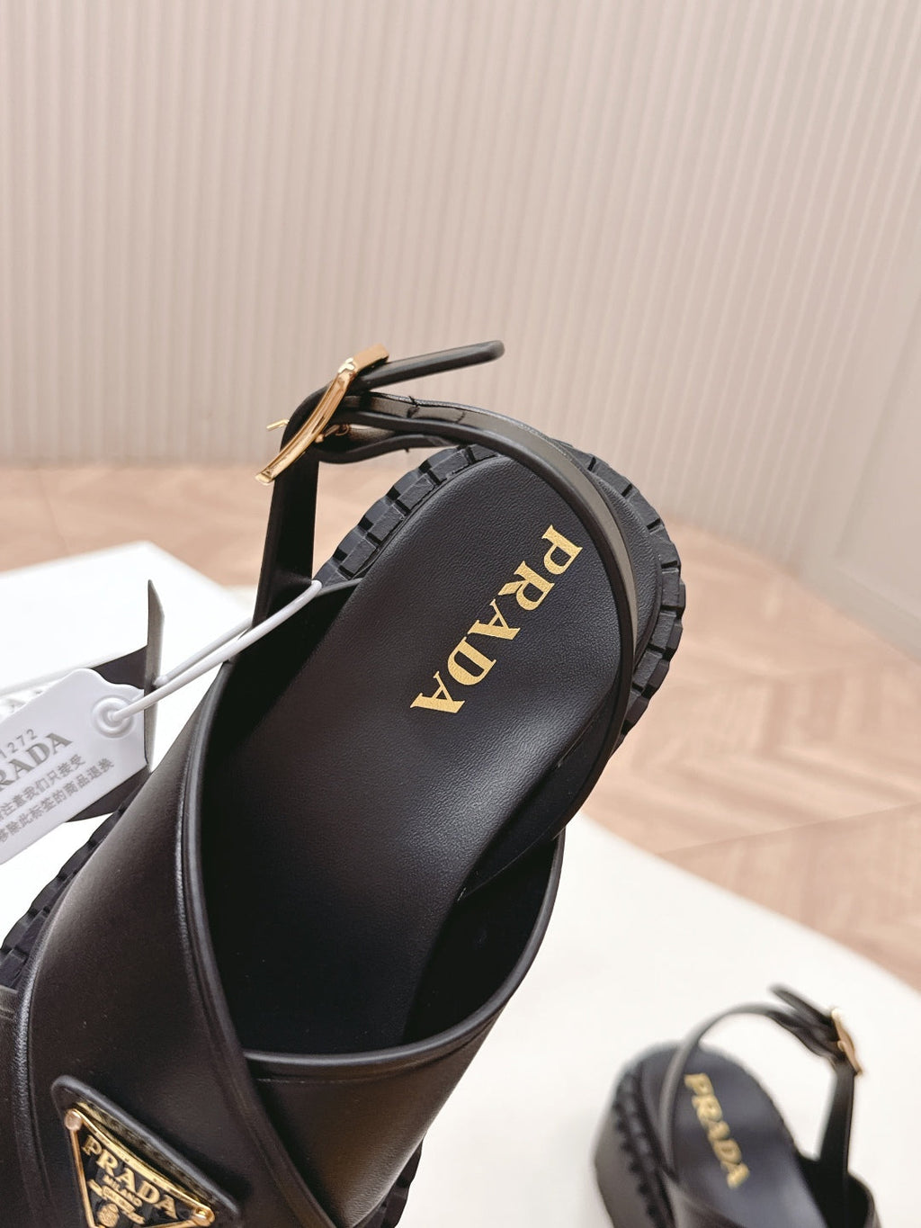 PRADA 25S SANLS IN BLACK CALFSKIN LOGO GOLD HARDWARE