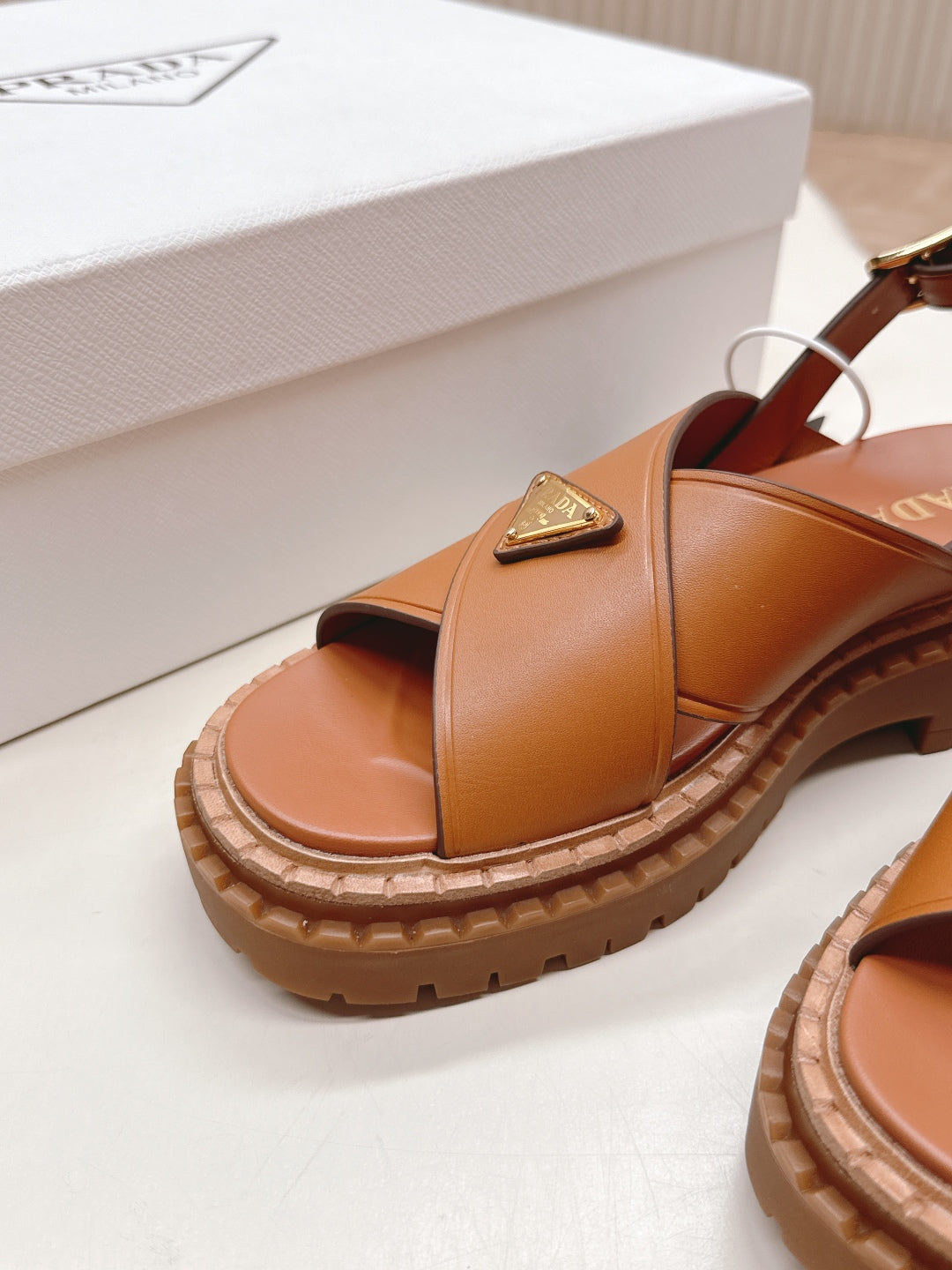 PRADA 25S SANLS IN LIGHT TAN CALFSKIN LOGO GOLD HARDWARE