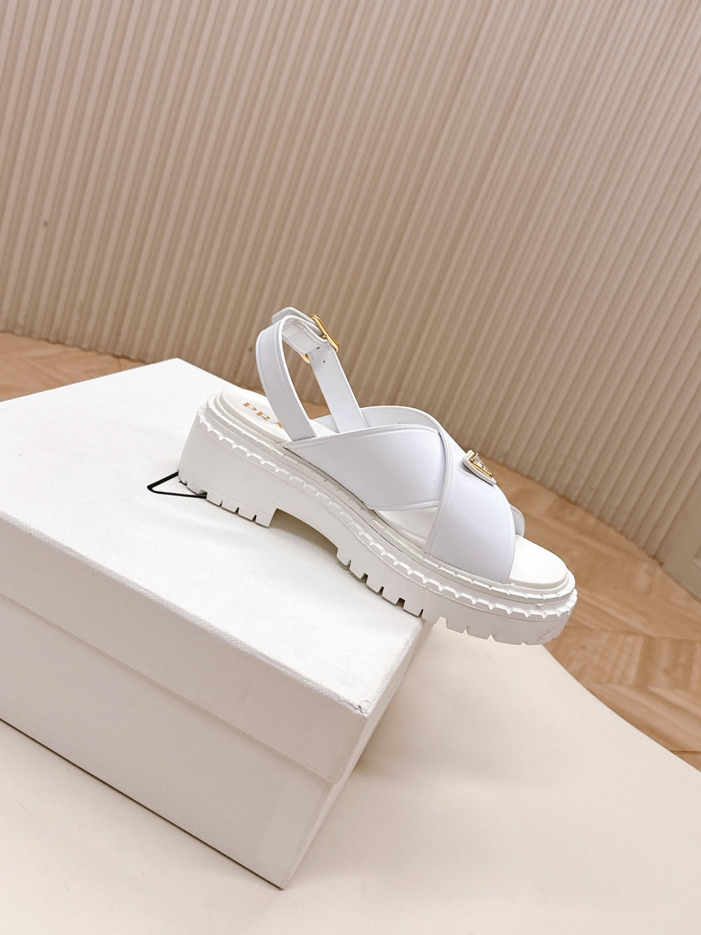 PRADA 25S SANLS IN WHITE CALFSKIN LOGO GOLD HARDWARE