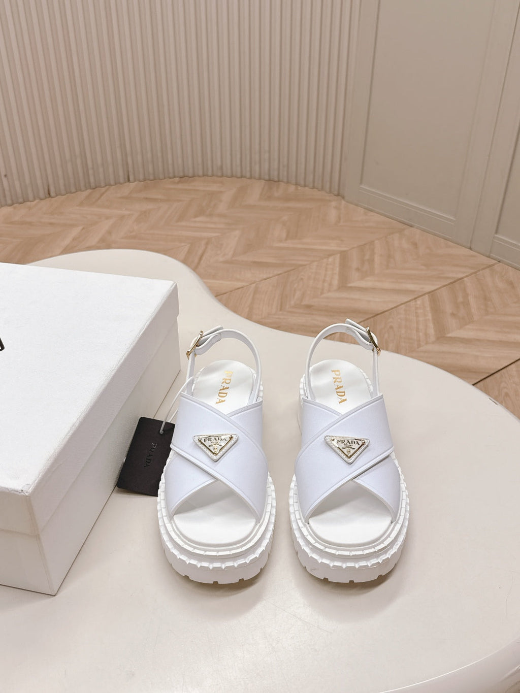 PRADA 25S SANLS IN WHITE CALFSKIN LOGO GOLD HARDWARE
