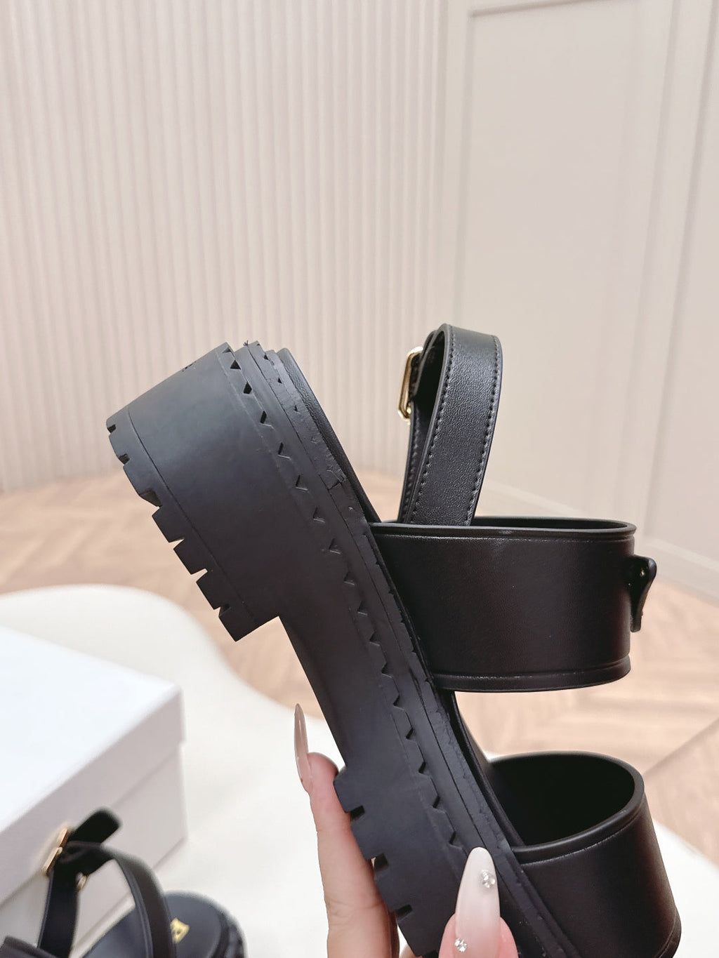 PRADA 25S SANLS IN BLACK CALFSKIN LOGO