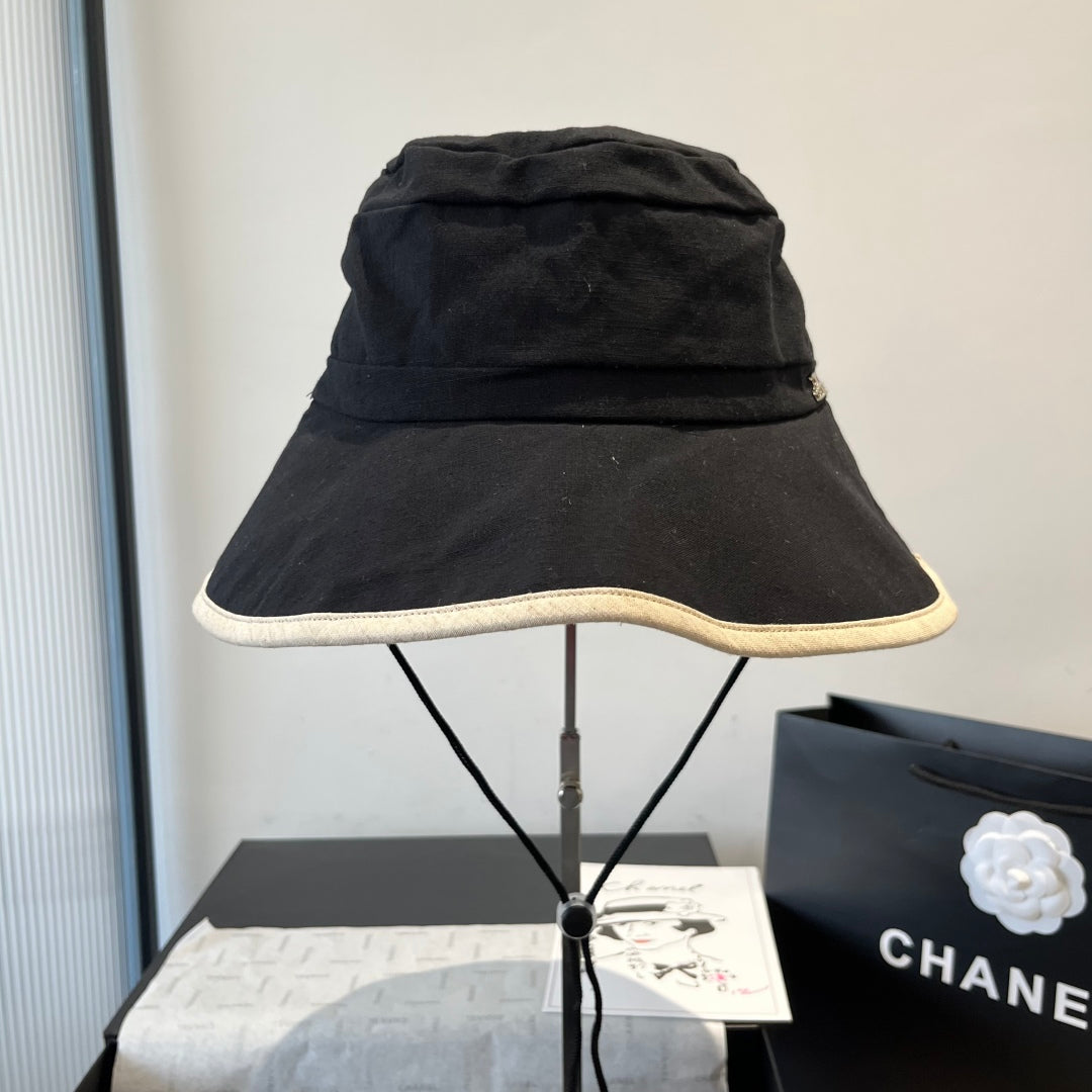 CELINE BUCKET HAT MODEL 651983 IN BLACK SLUB FABRIC
