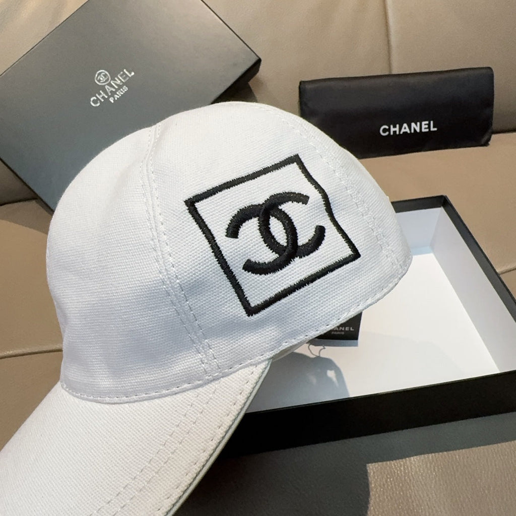 CHANEL BASEBALL HAT IN WHITE DOUBLE C EMBROIDERED 674175