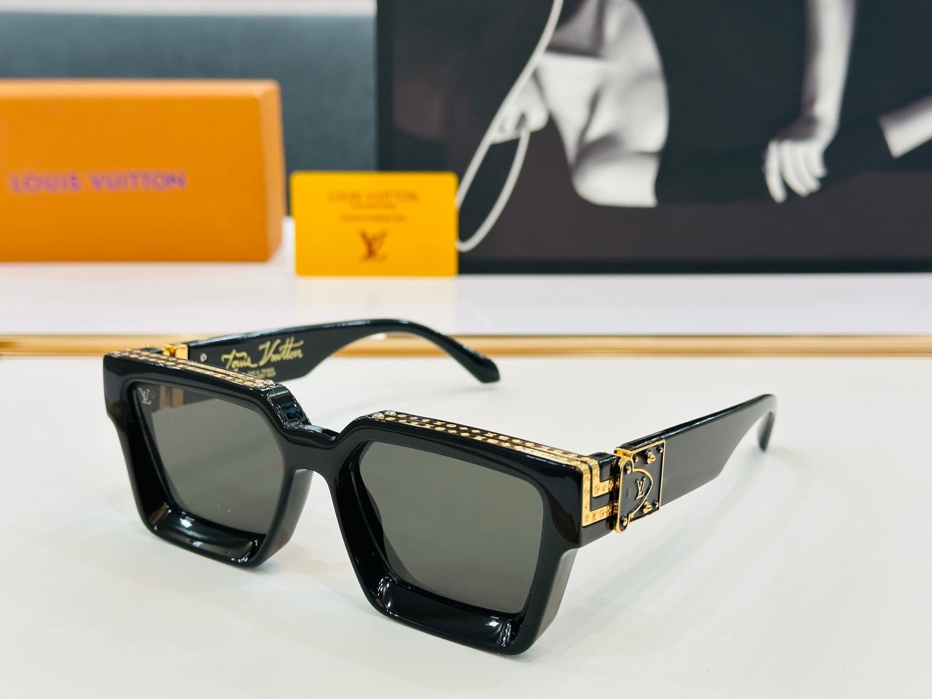 LOUIS VUITTON RECTANGLE SUNGLASSES 574802 IN ACETATE