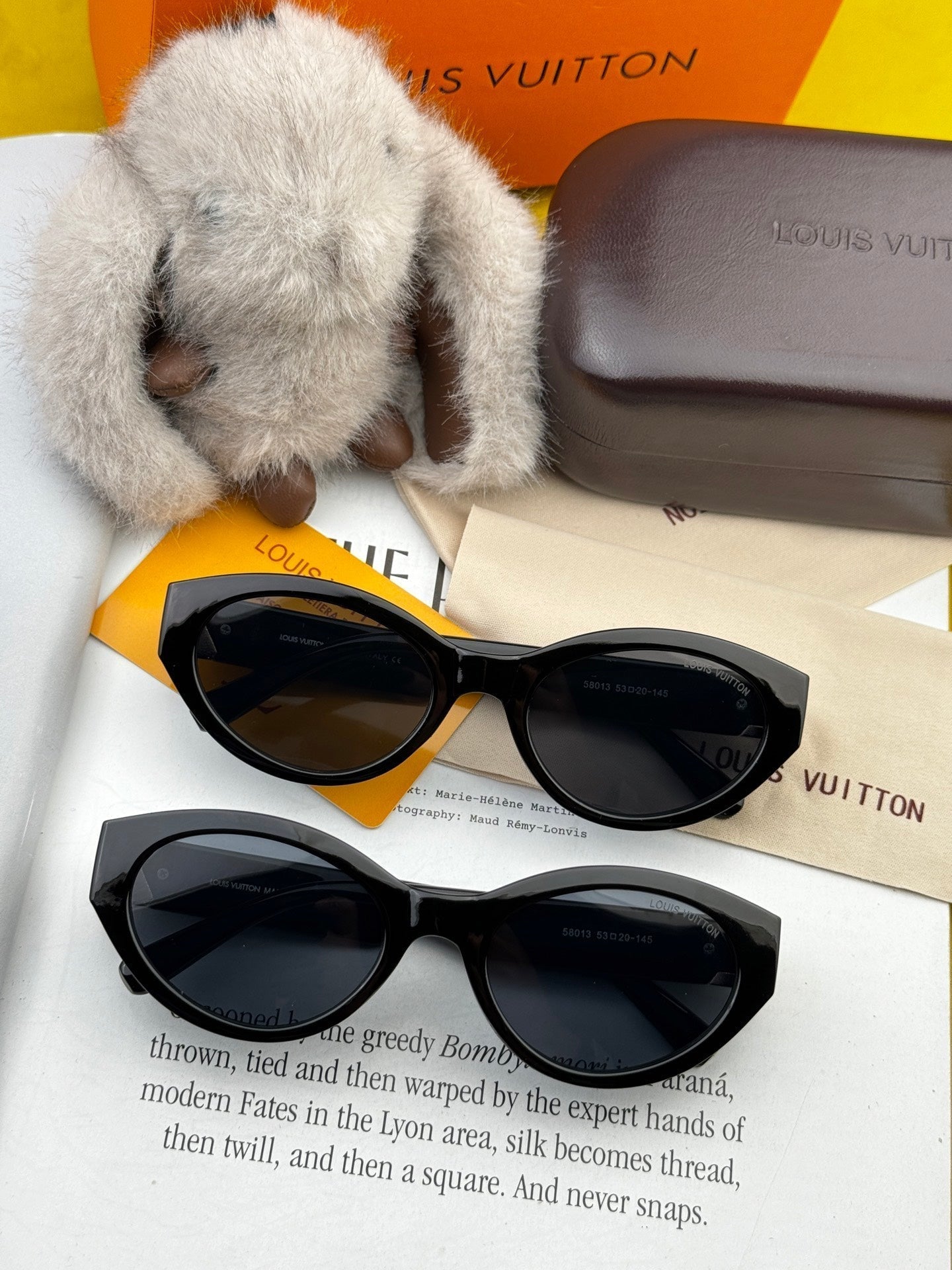 LOUIS VUITTON CAT EYE SUNGLASSES L35801 IN BLACK ACETATE