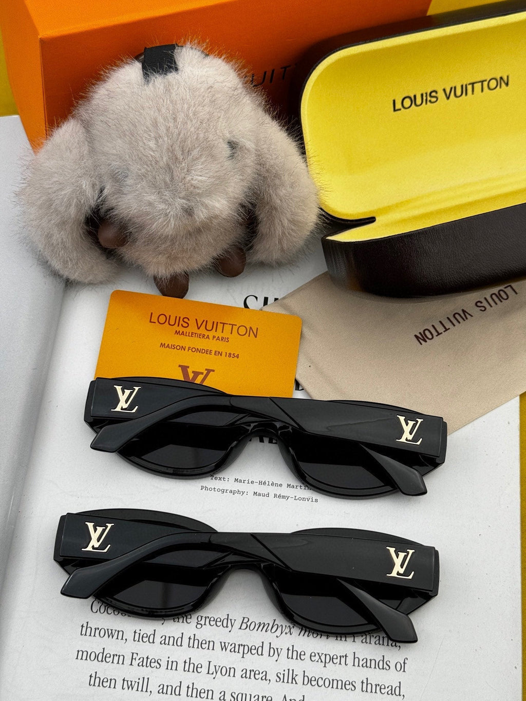 LOUIS VUITTON CAT EYE SUNGLASSES L1335 IN BLACK ACETATE