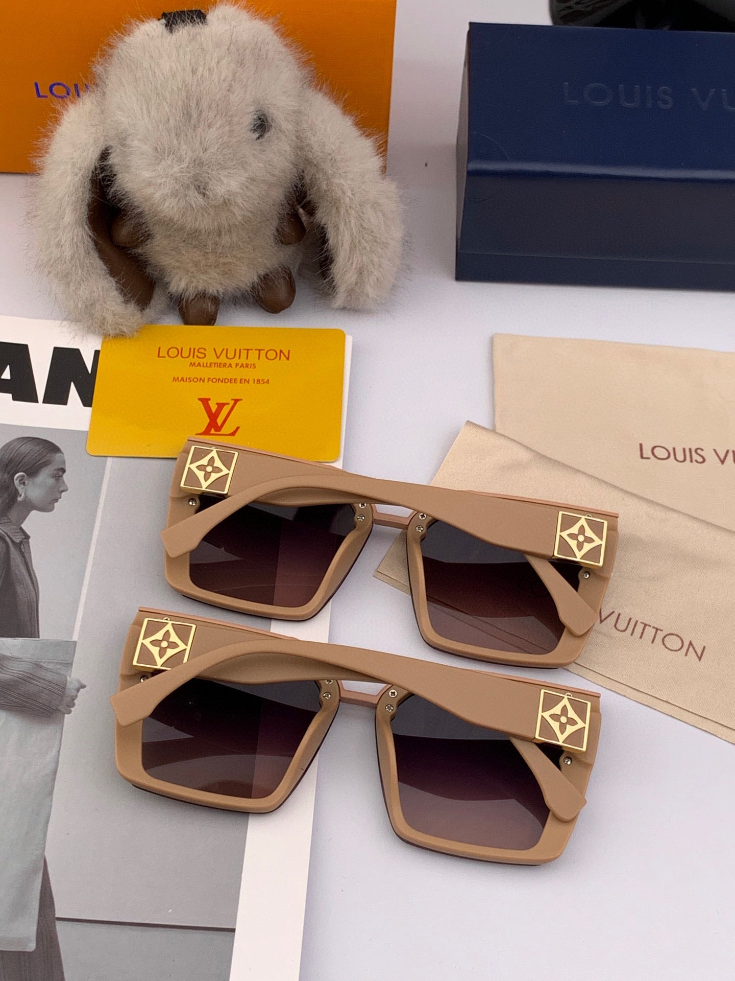 LOUIS VUITTON SQUARE SUNGLASSES L822 IN ACETATE