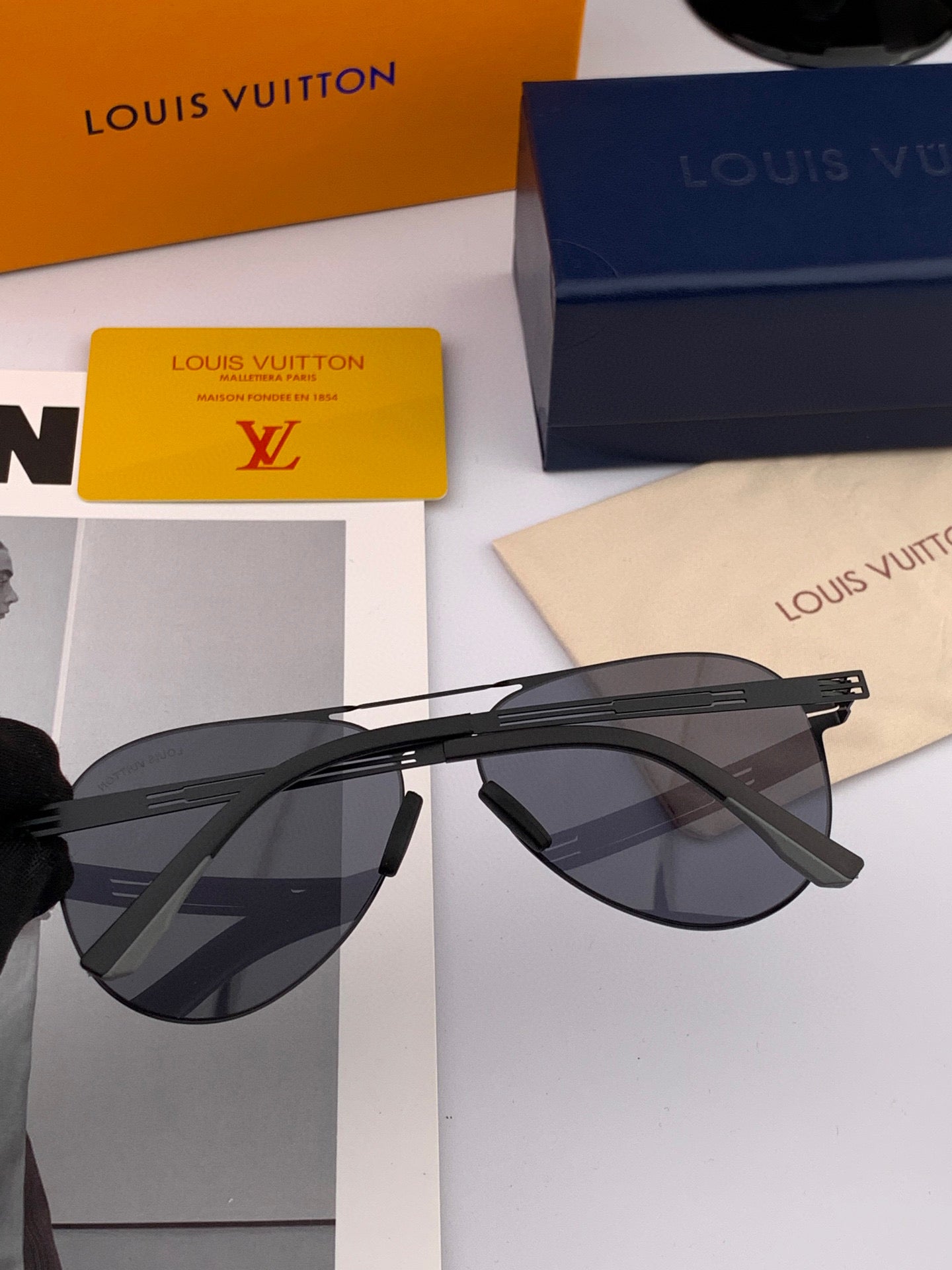 LOUIS VUITTON PILOT SUNGLASSES L169 IN METAL