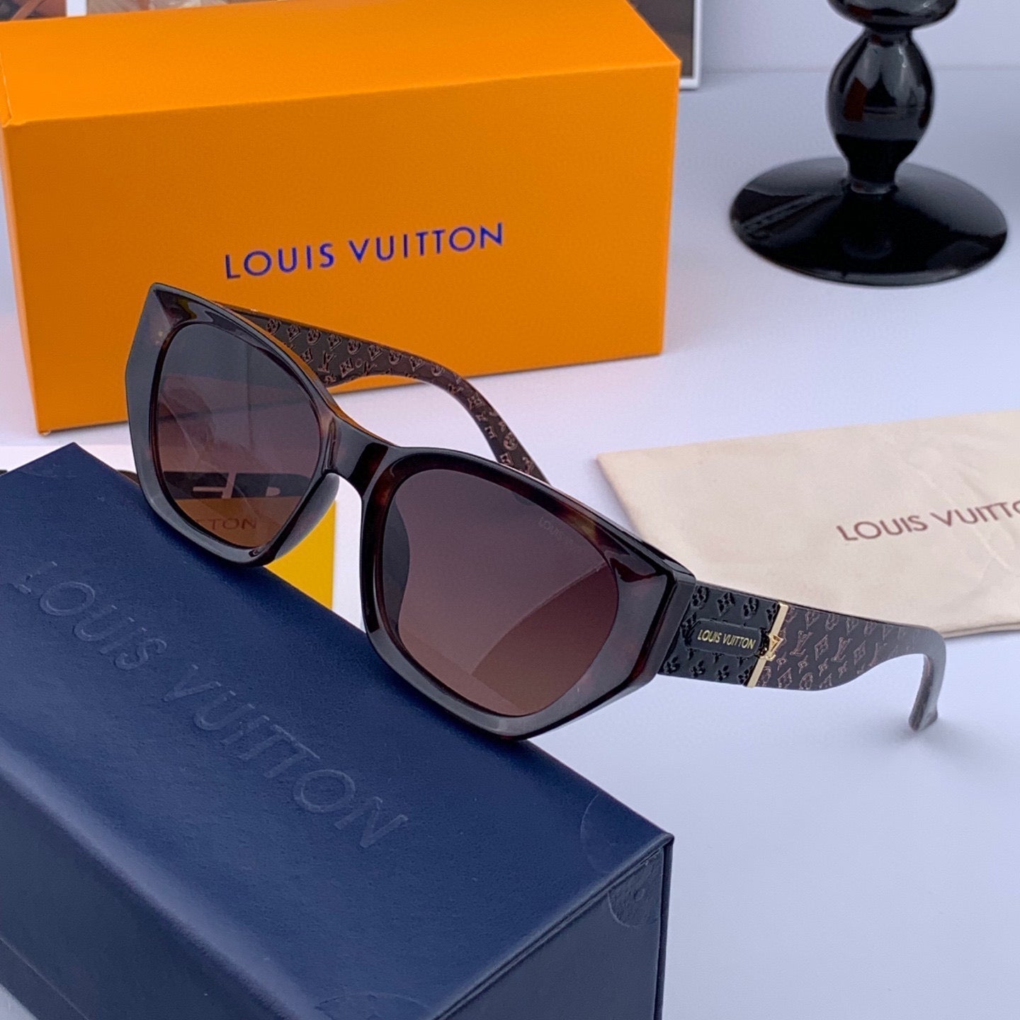 LOUIS VUITTON CAT EYE SUNGLASSES L9551 IN ACETATE