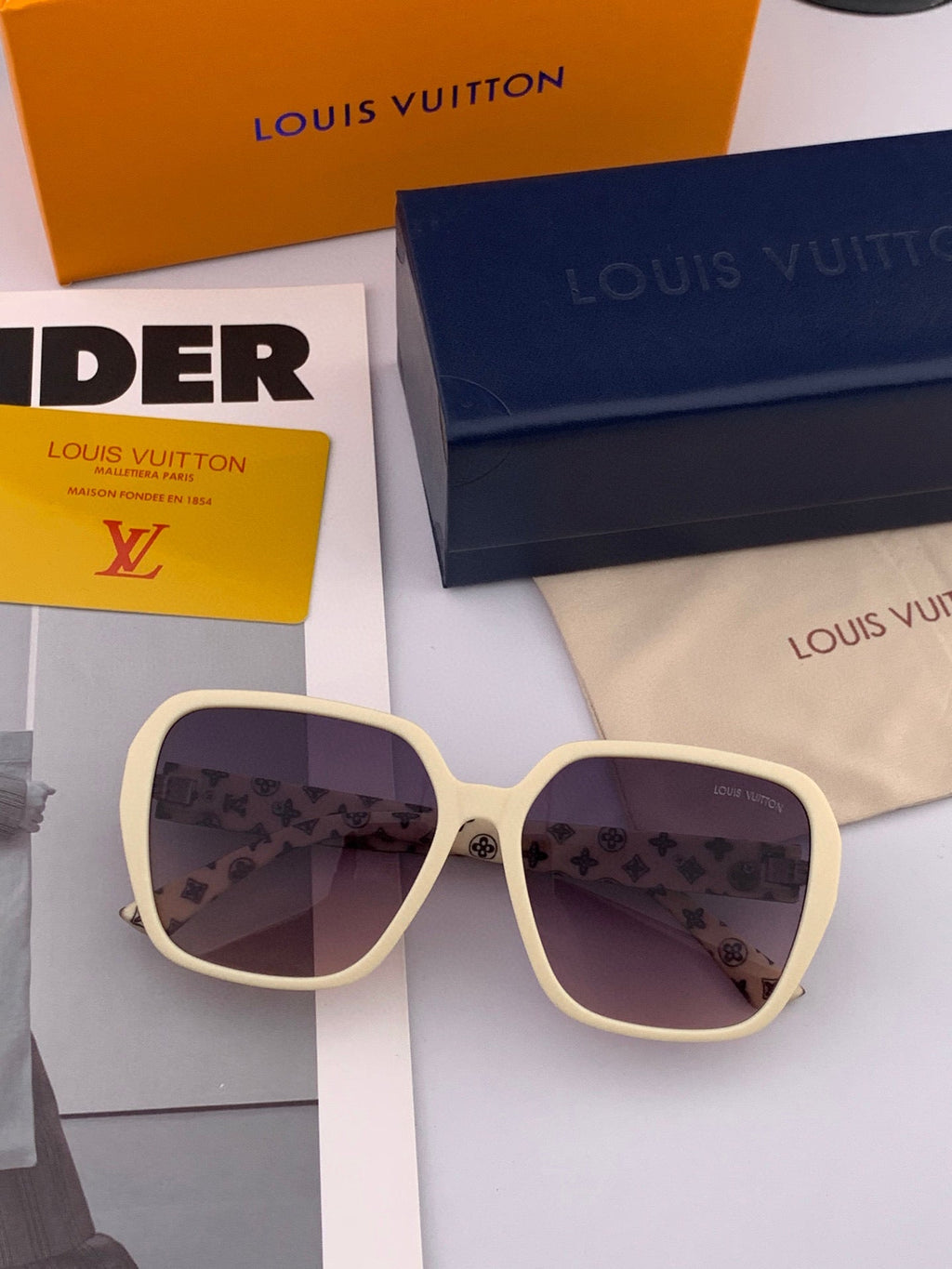 LOUIS VUITTON SIGNATURE ROUND SUNGLASSES L3305 IN ACETATE