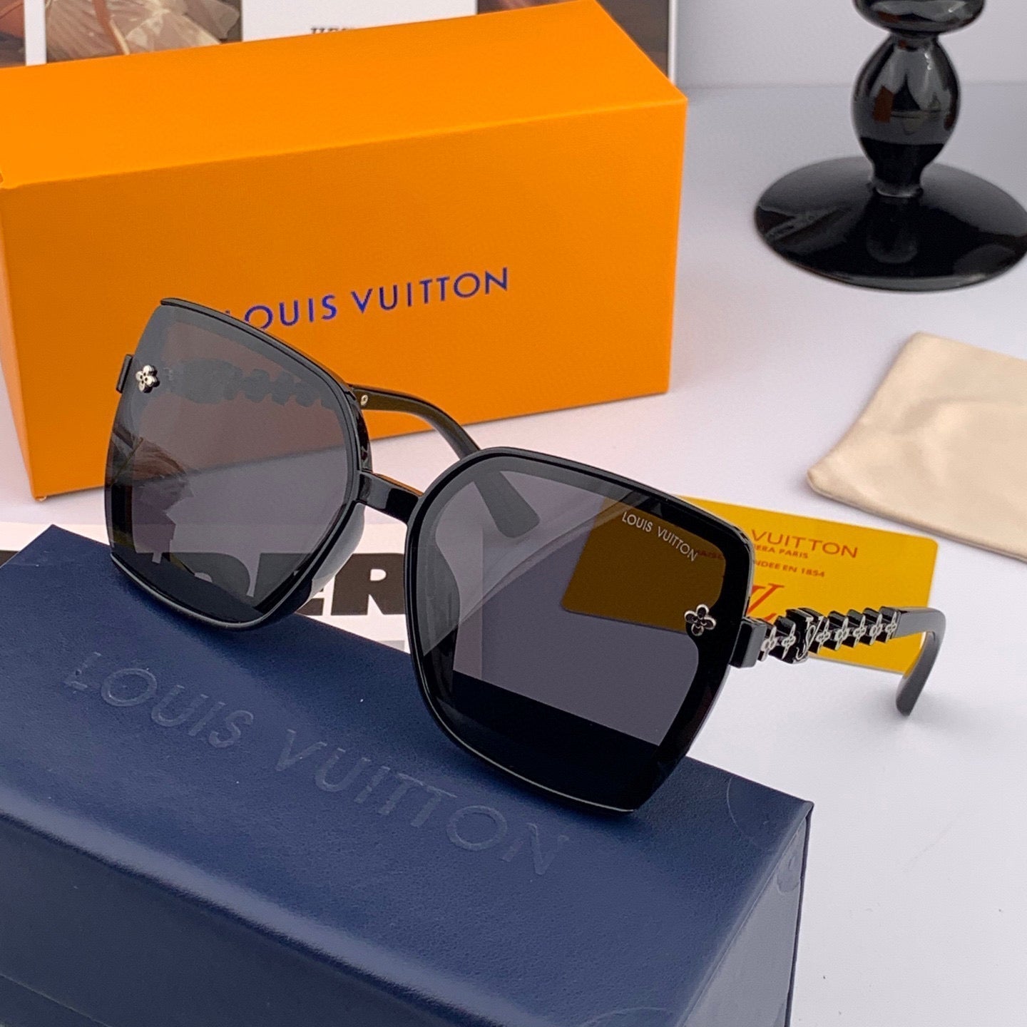 LOUIS VUITTON SQUARE SUNGLASSES L3992 IN ACETATE EMBOSSED LOGO