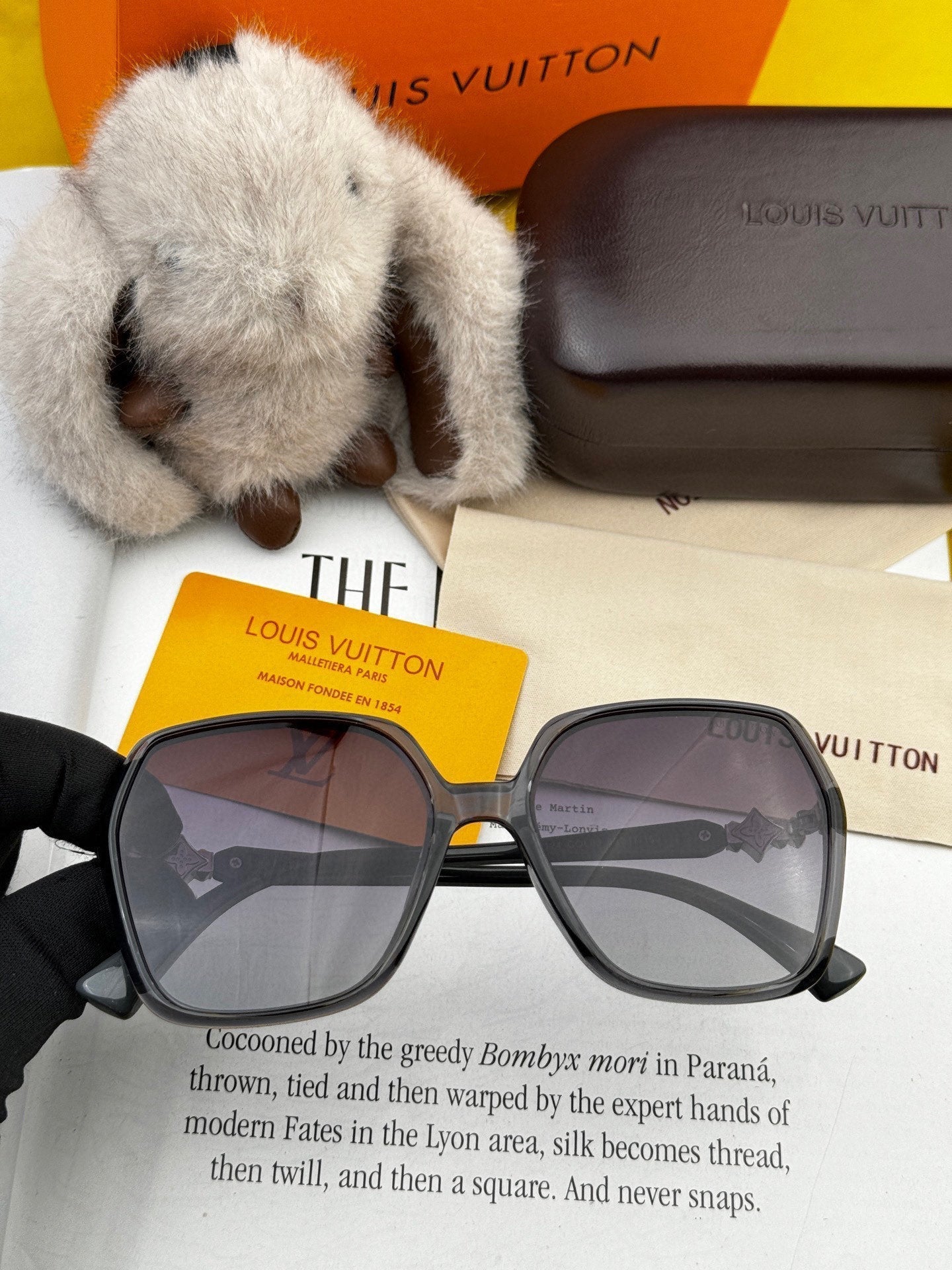 LOUIS VUITTON SQUARE SUNGLASSES L4612 IN ACETATE