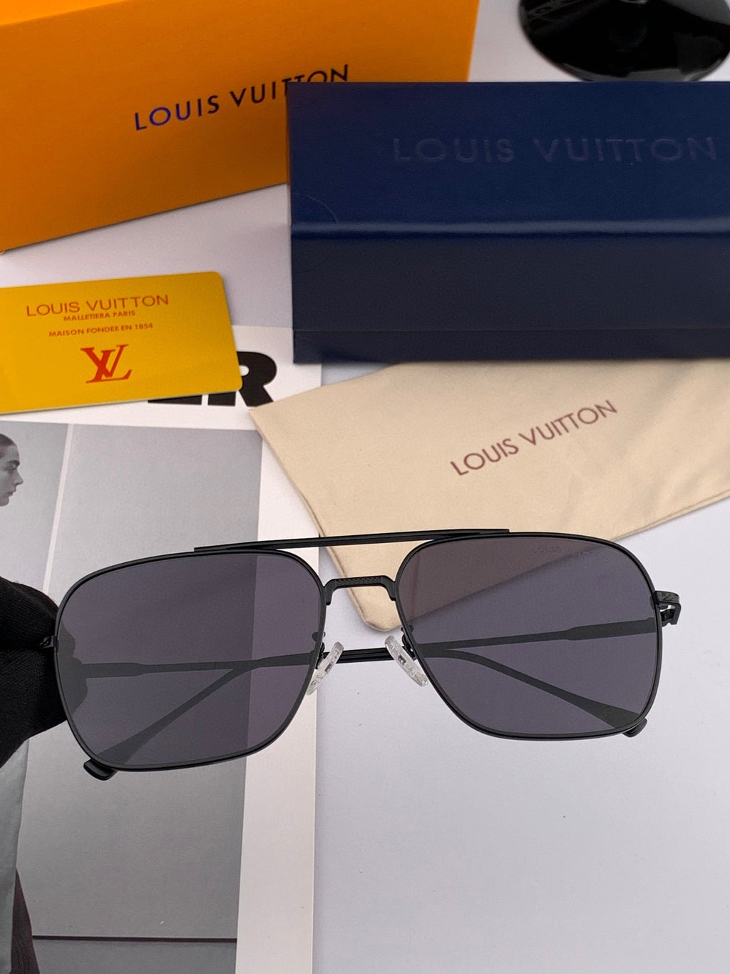 LOUIS VUITTON CAT EYE SUNGLASSES L1805 IN METAL GREY LENSES