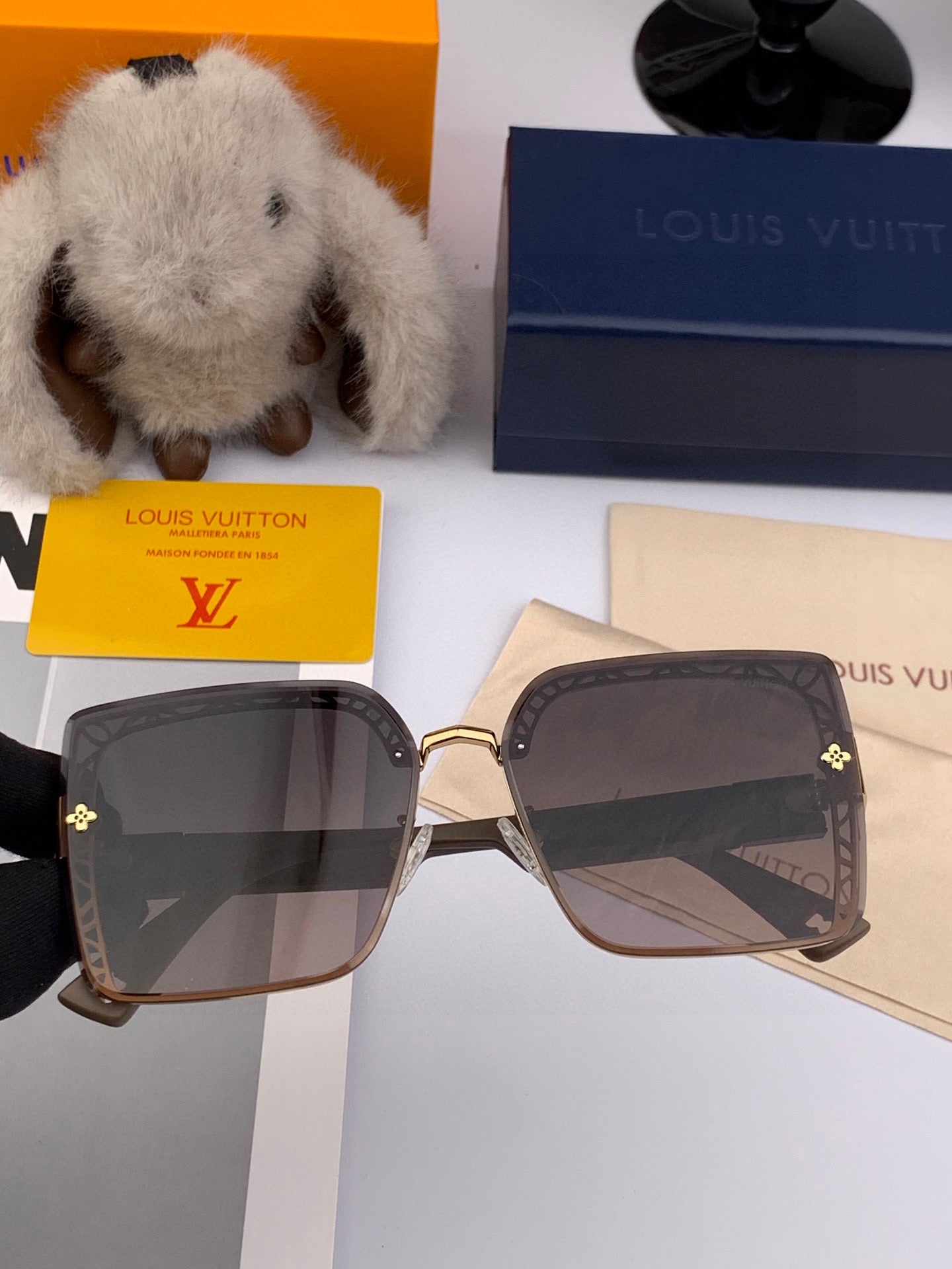 LOUIS VUITTON SQUARE SUNGLASSES L6191 IN ACETATE
