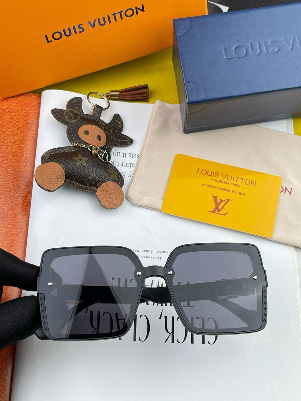 LOUIS VUITTON LARGE SQUARE SUNGLASS L1845 IN ACETATE