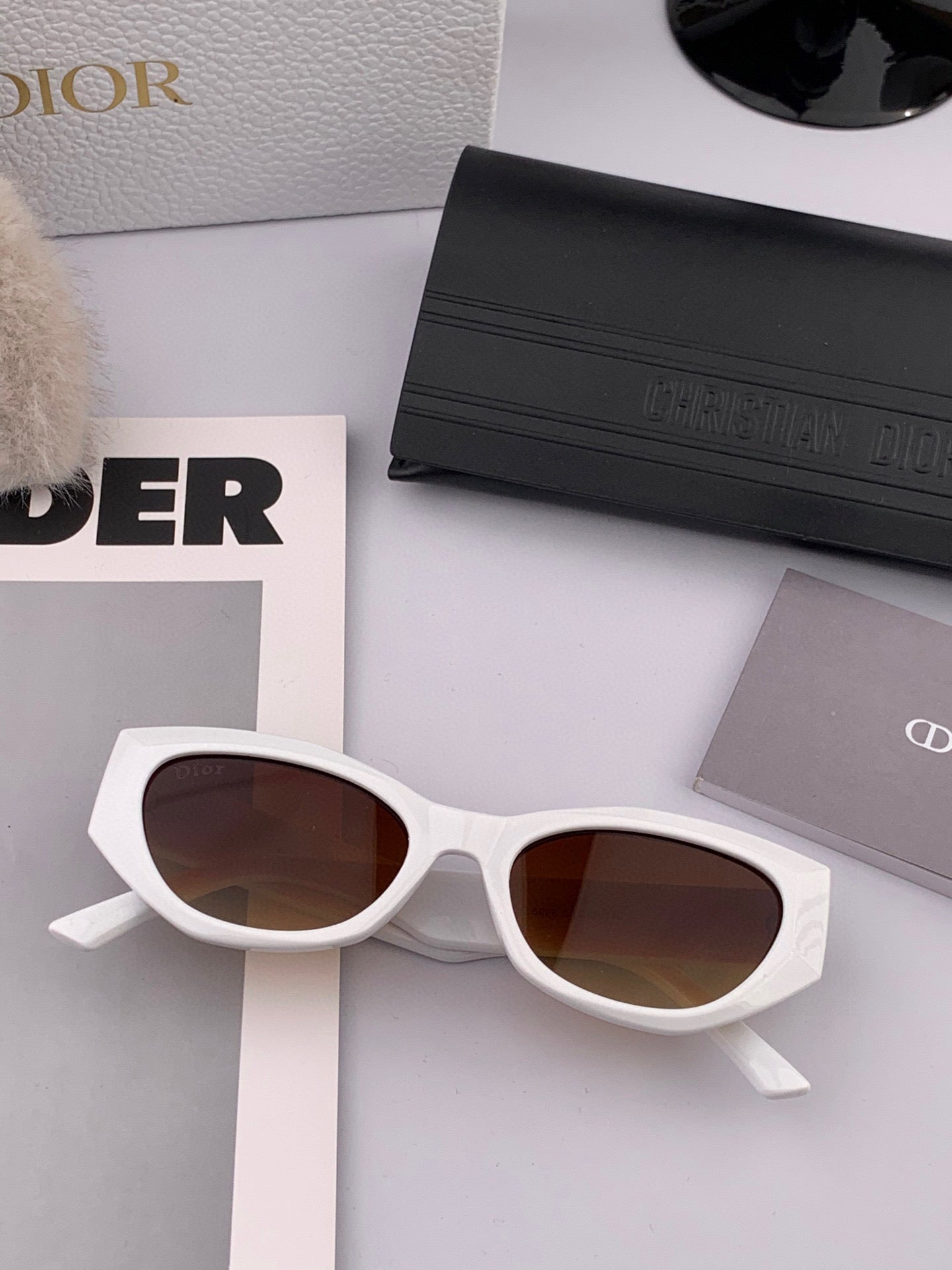 DIOR MONTAIGNE SUNGLASS D8620 IN WHITE ACETATE BROWN LENSES