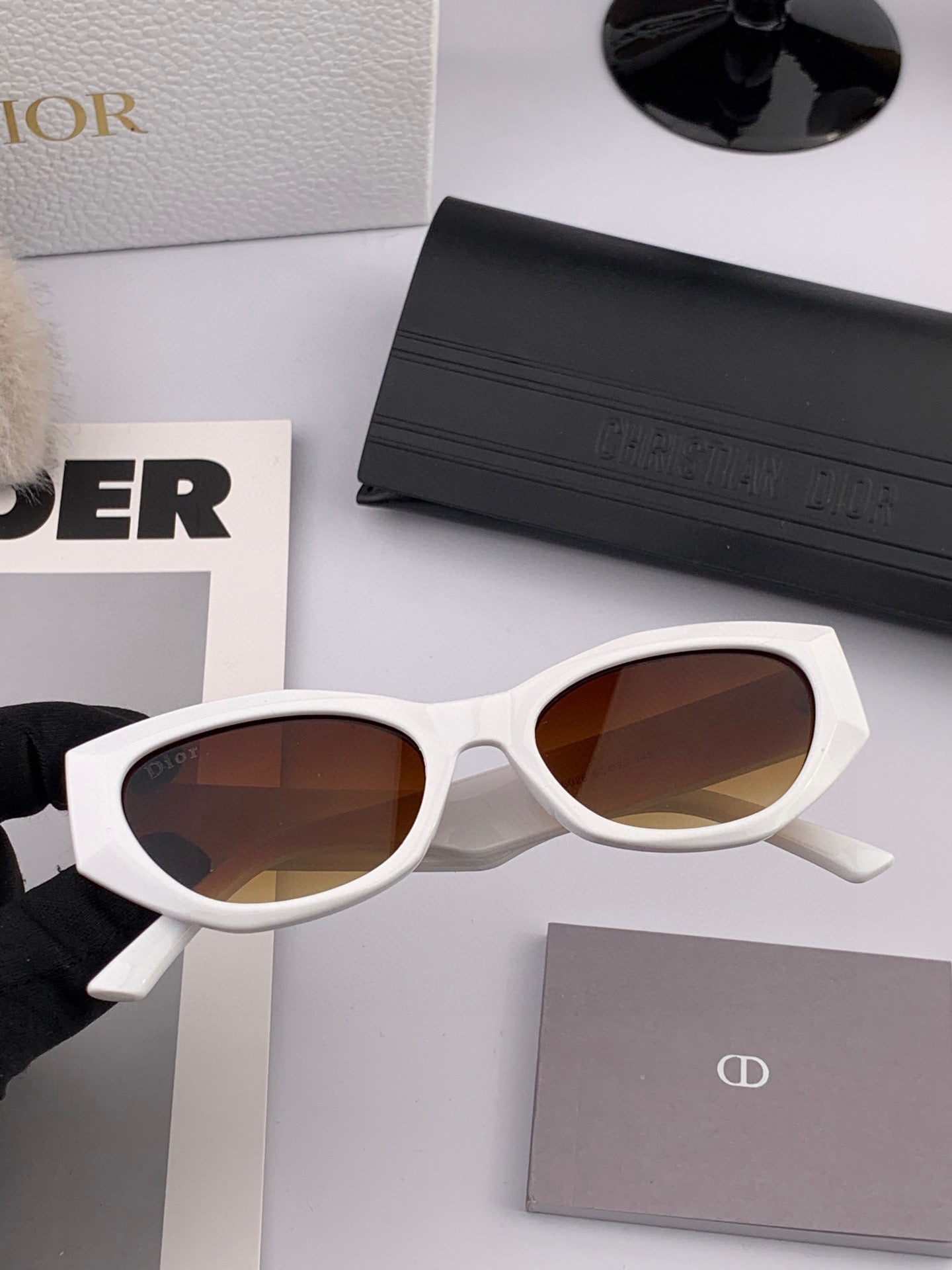 DIOR MONTAIGNE SUNGLASS D8620 IN WHITE ACETATE BROWN LENSES