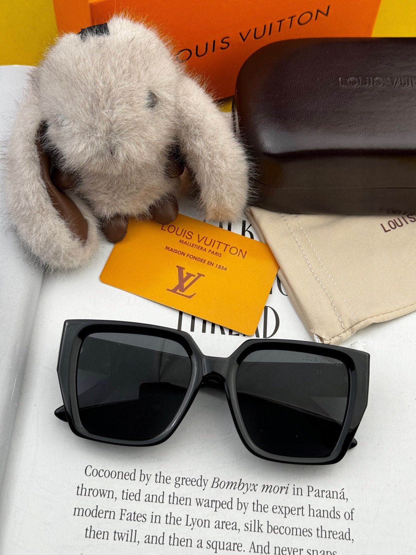 LOUIS VUITTON SQUARE SUNGLASS L6133 IN ACETATE FRAME EMBOSSED LOGO