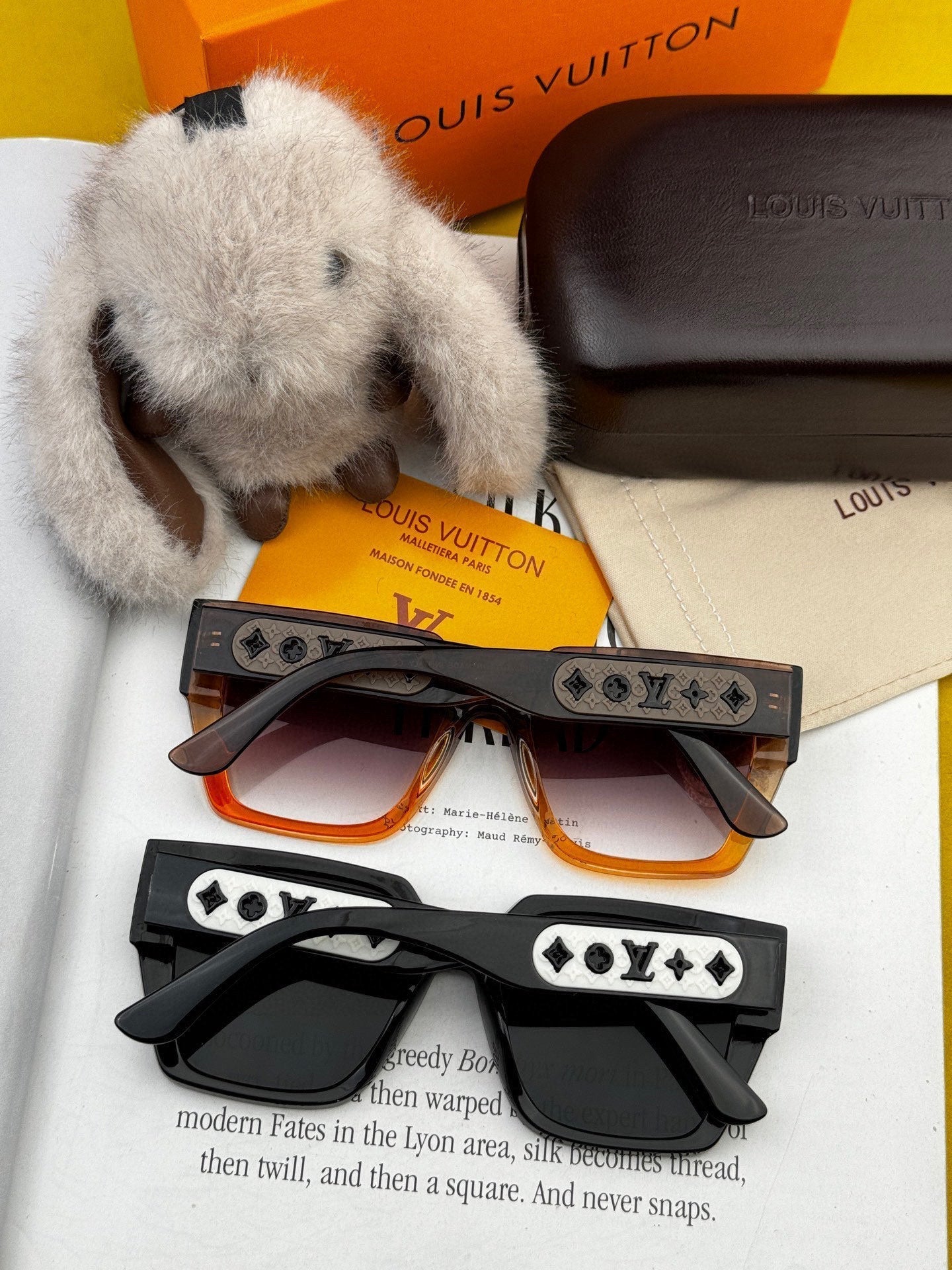 LOUIS VUITTON SQUARE SUNGLASS L6133 IN ACETATE FRAME EMBOSSED LOGO