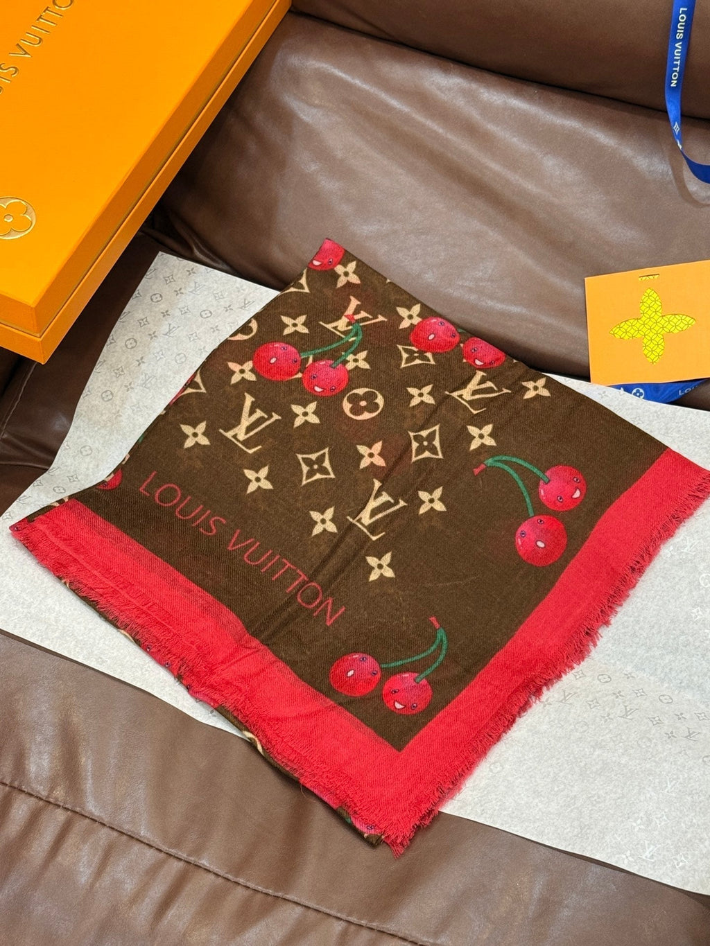 LOUIS VUITTON LV SCARF 140 CM IN CASHMERE 721493