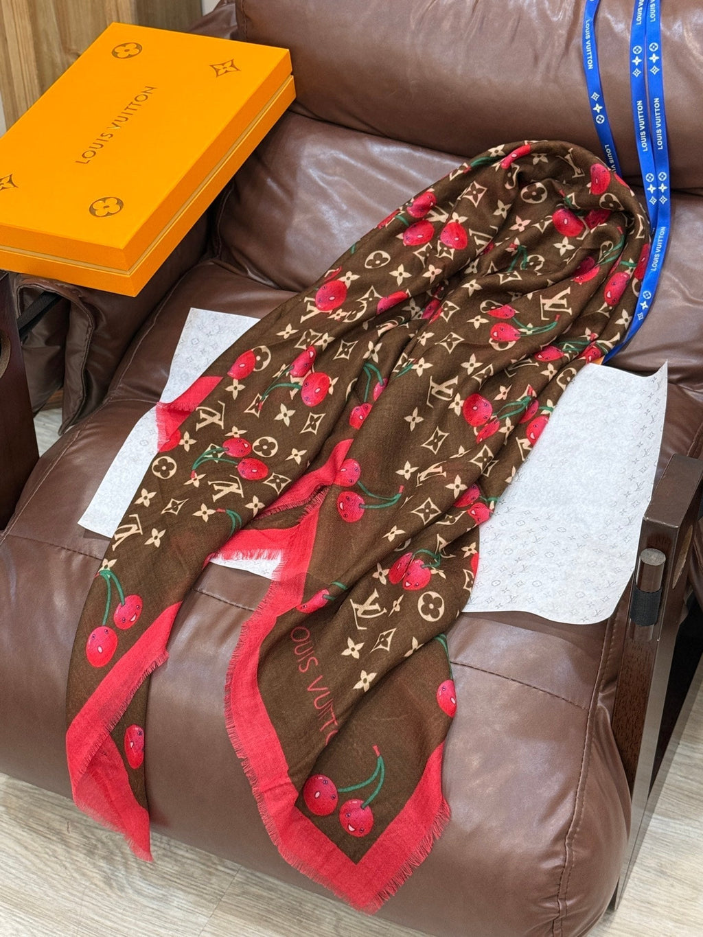 LOUIS VUITTON LV SCARF 140 CM IN CASHMERE 721493