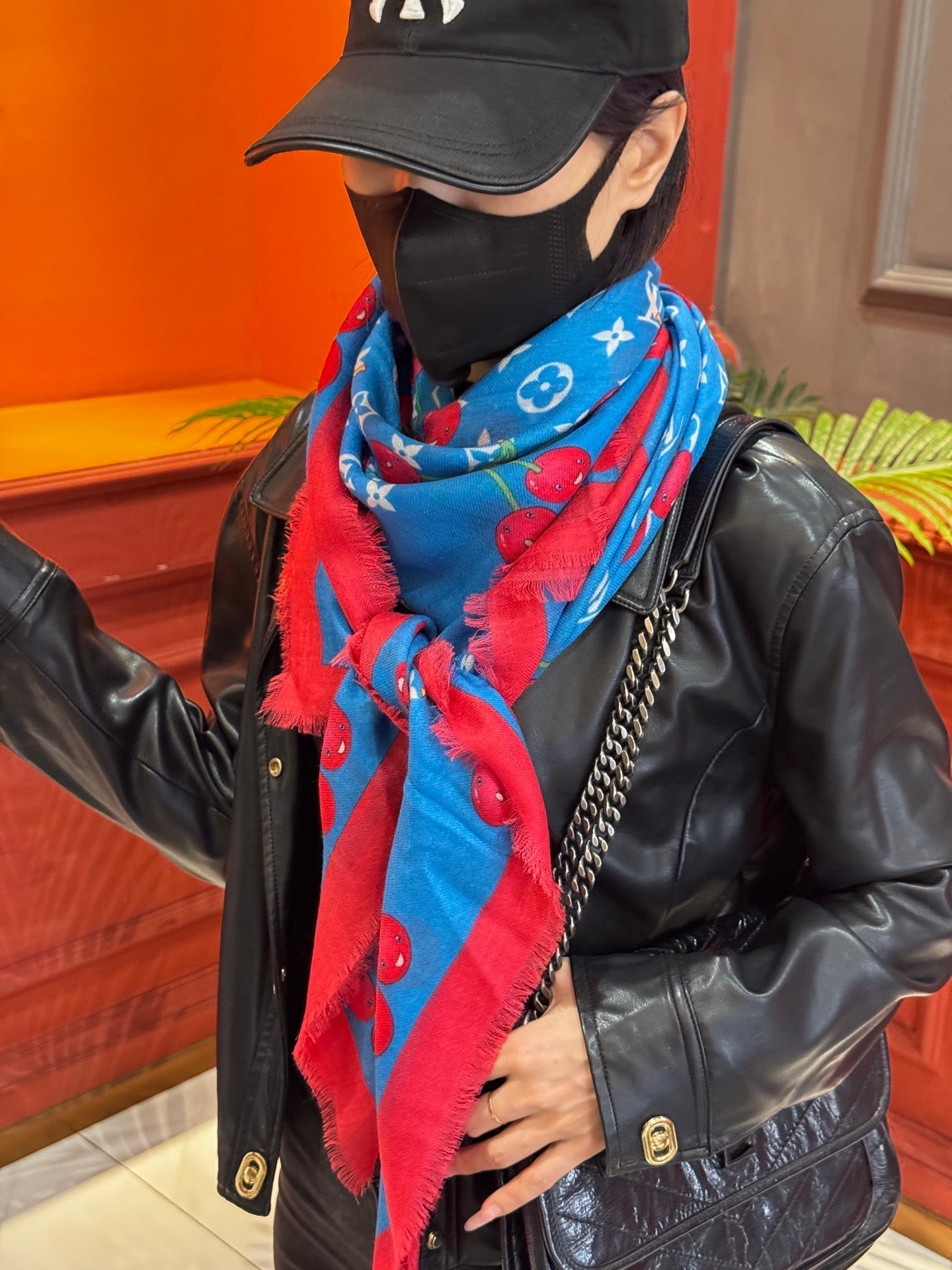 LOUIS VUITTON LV SCARF 140 CM IN CASHMERE 721494