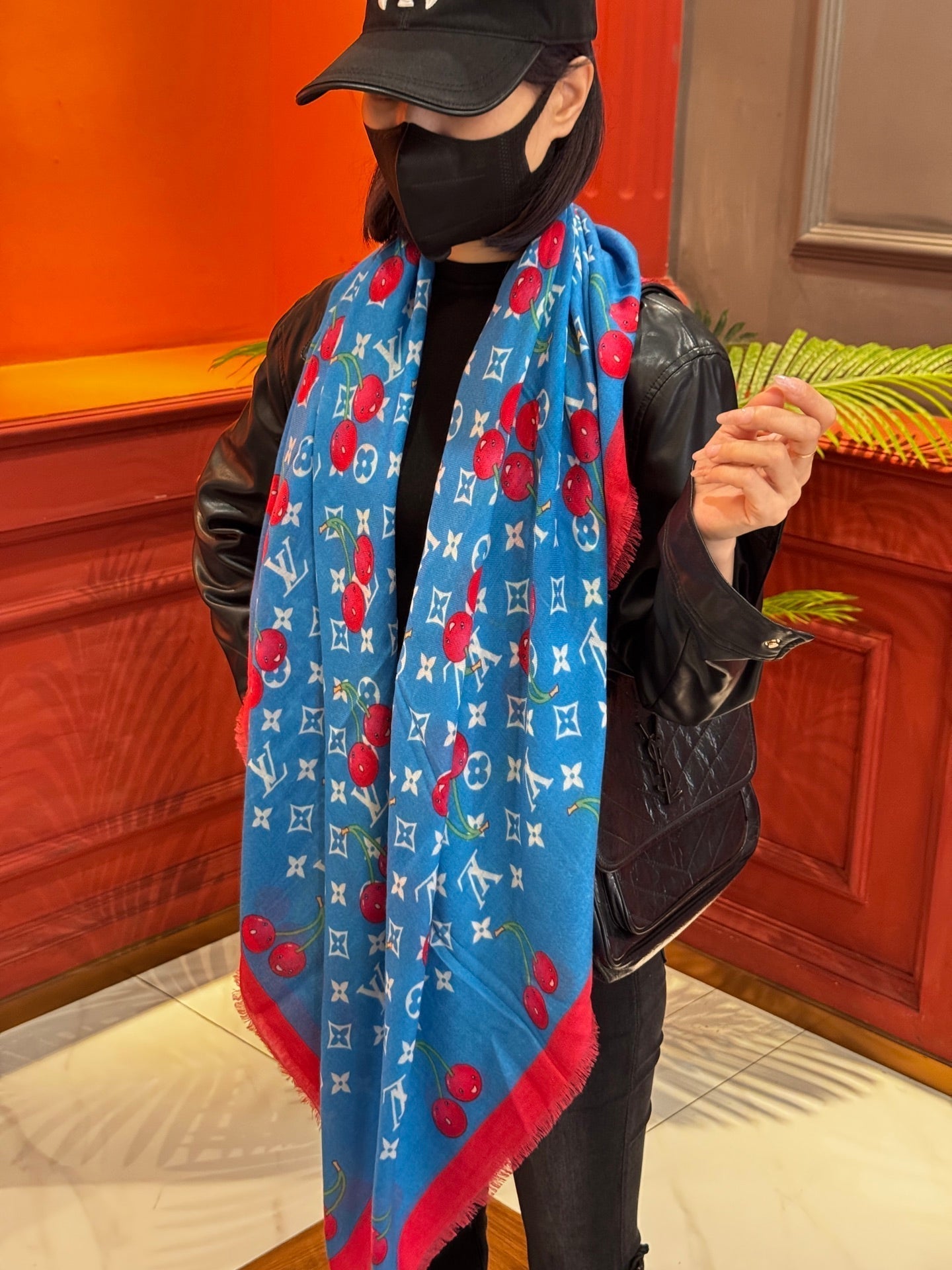 LOUIS VUITTON LV SCARF 140 CM IN CASHMERE 721494