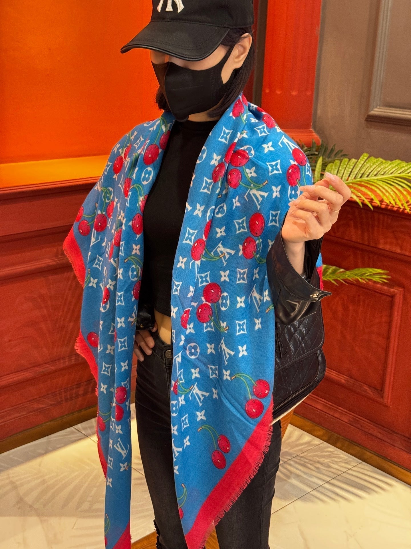 LOUIS VUITTON LV SCARF 140 CM IN CASHMERE 721494