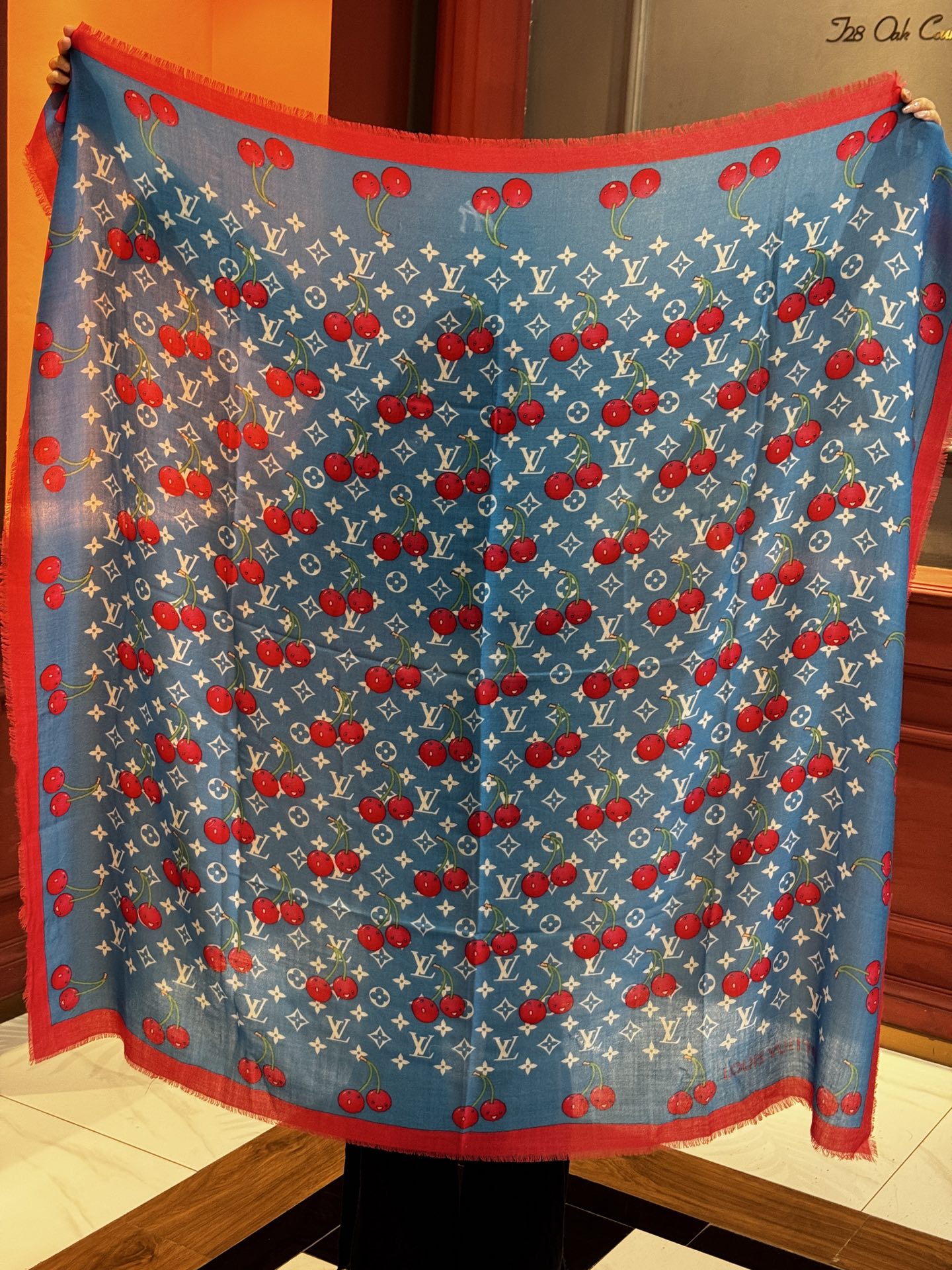 LOUIS VUITTON LV SCARF 140 CM IN CASHMERE 721494