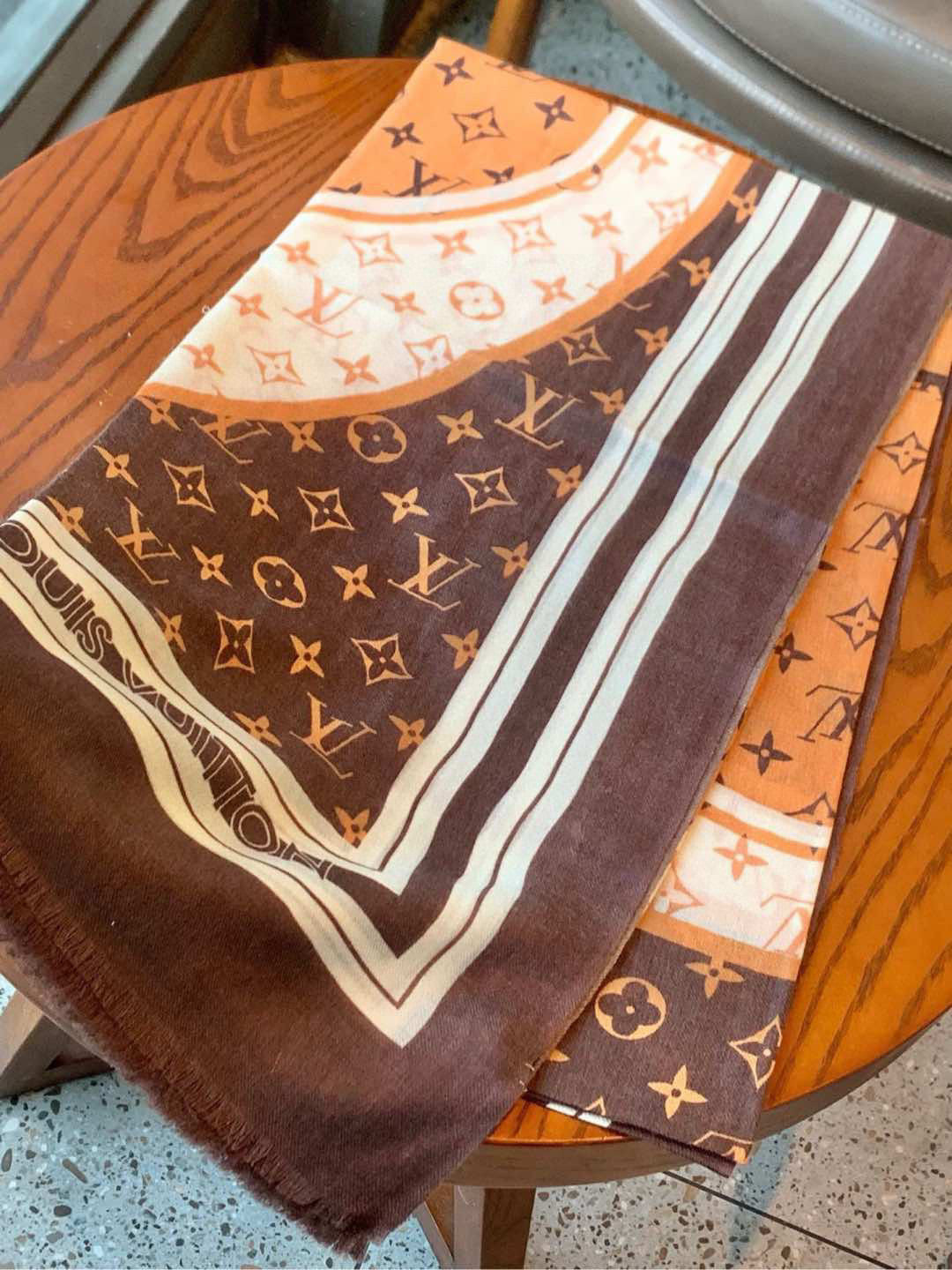 LOUIS VUITTON LV SCARF 200 CM IN CASHMERE 732077