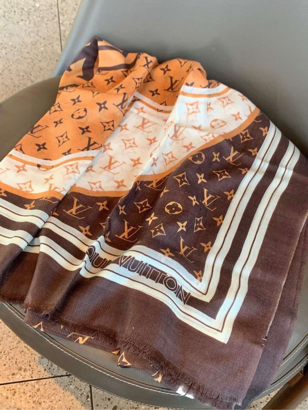 LOUIS VUITTON LV SCARF 200 CM IN CASHMERE 732077