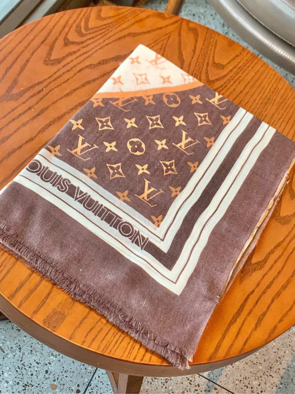 LOUIS VUITTON LV SCARF 200 CM IN CASHMERE 732077
