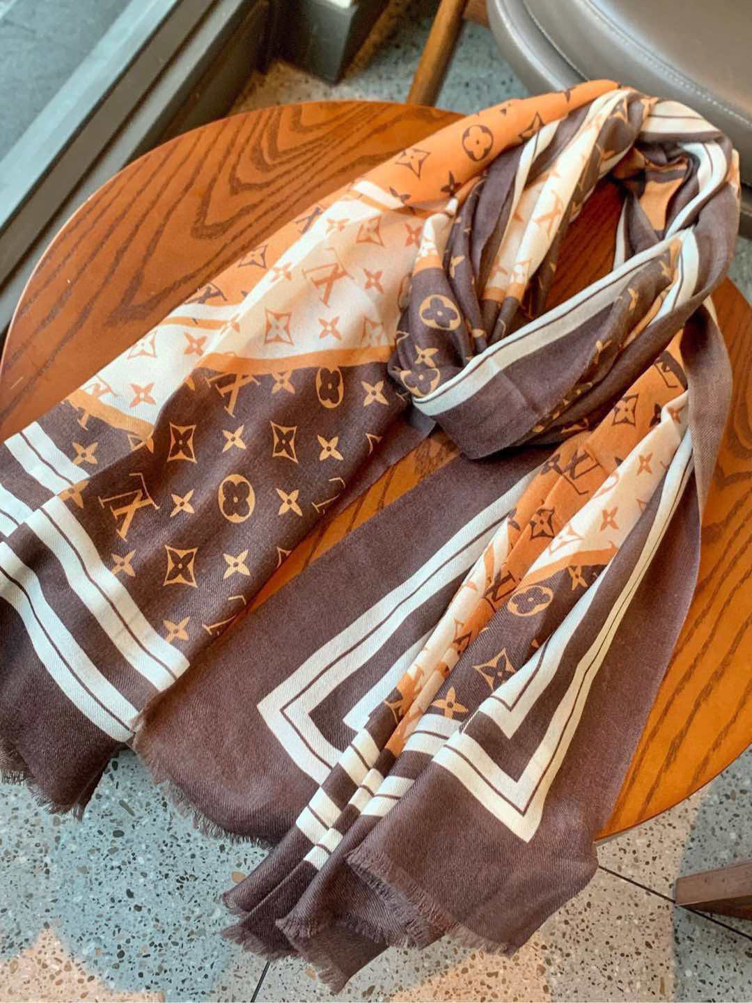 LOUIS VUITTON LV SCARF 200 CM IN CASHMERE 732077