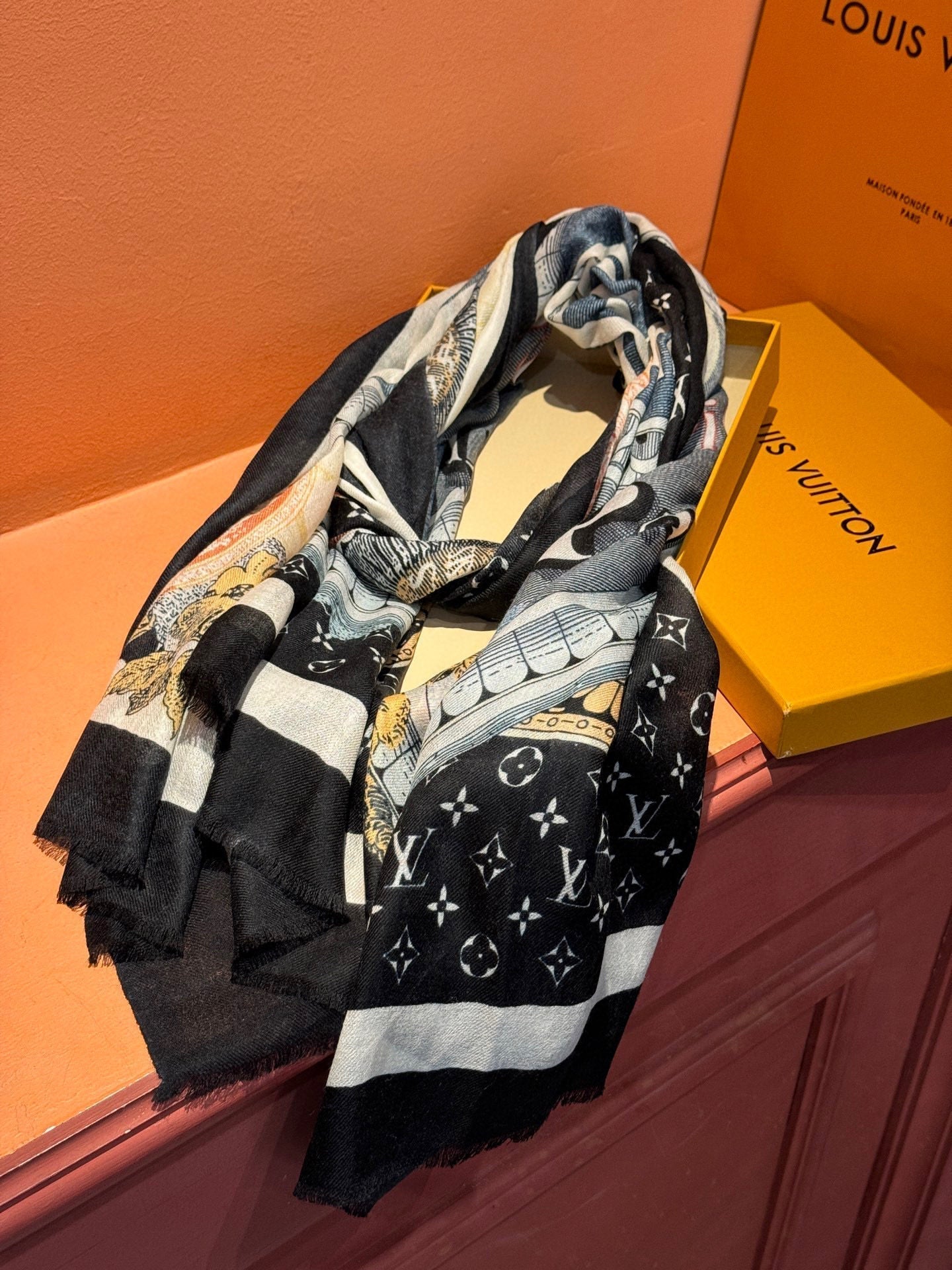 LOUIS VUITTON LV SCARF 200 CM IN CASHMERE 738531
