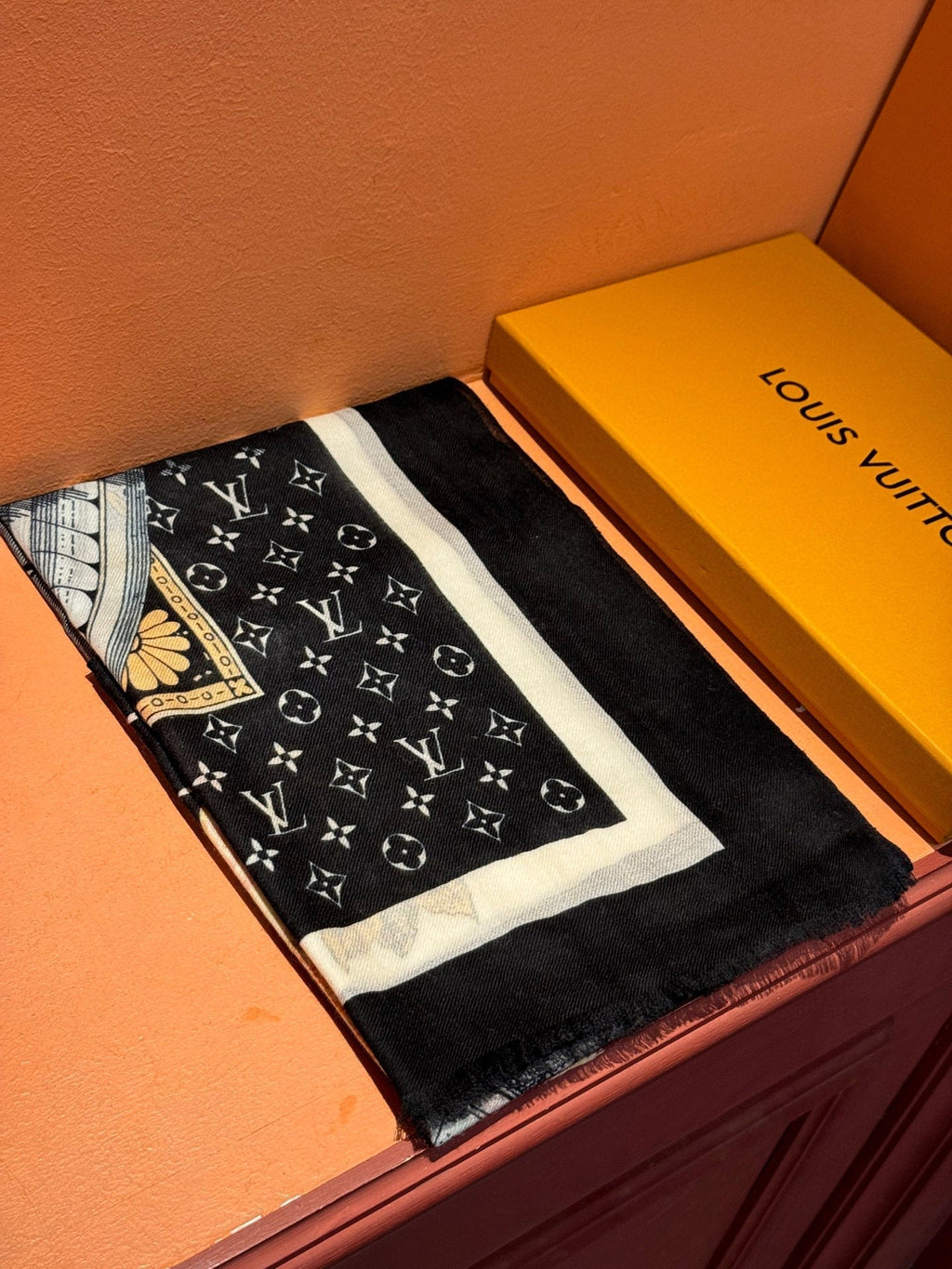 LOUIS VUITTON LV SCARF 200 CM IN CASHMERE 738531