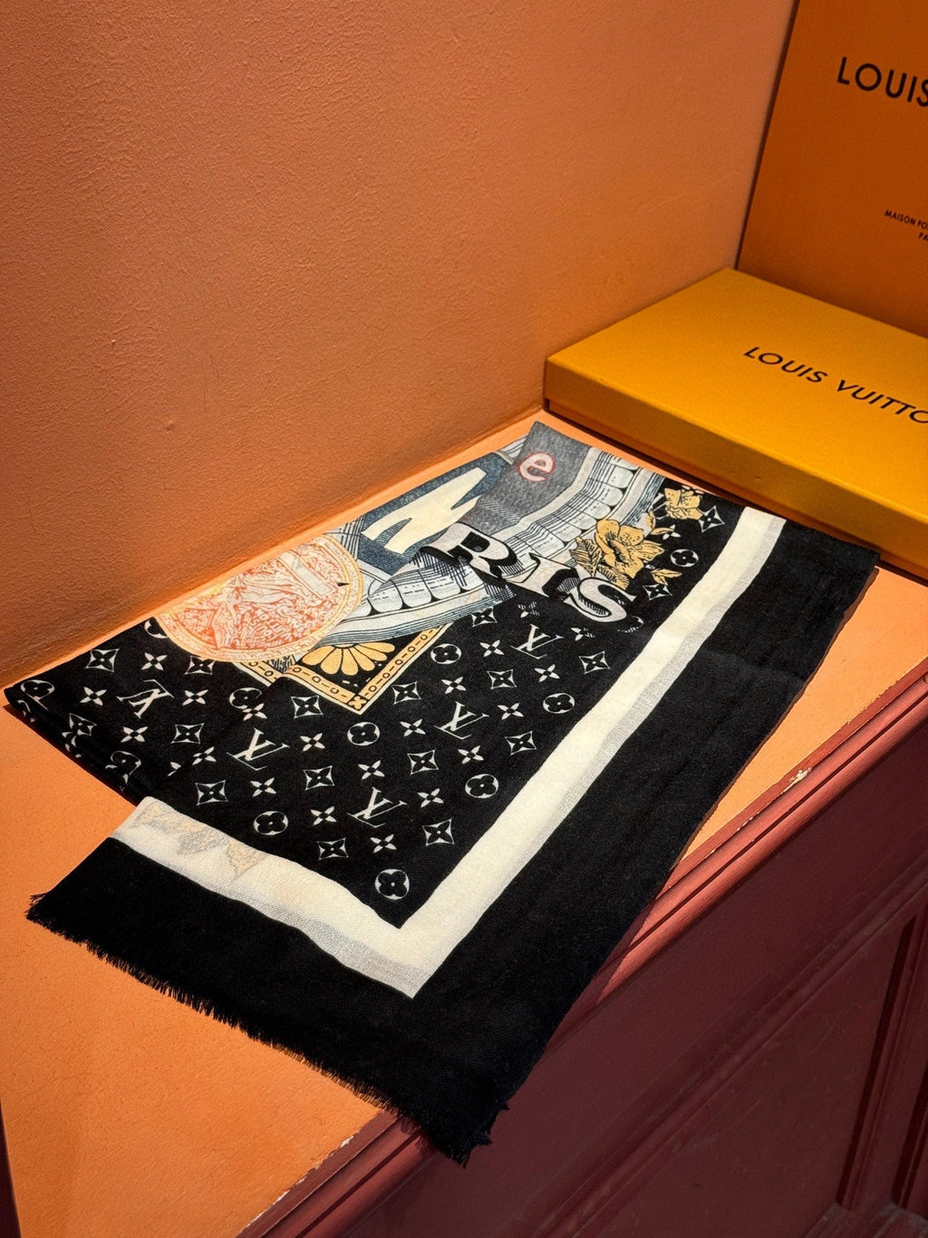 LOUIS VUITTON LV SCARF 200 CM IN CASHMERE 738531