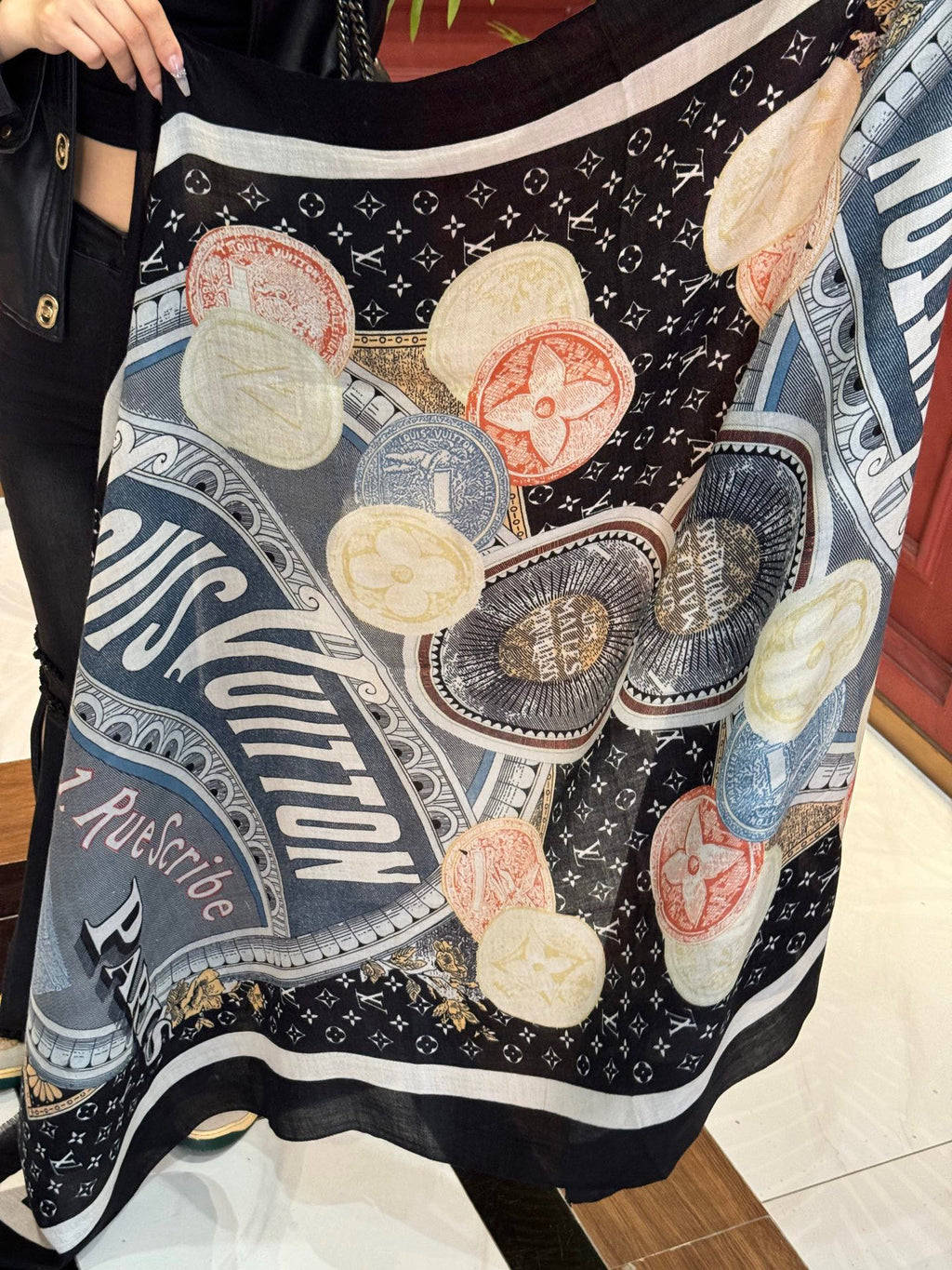 LOUIS VUITTON LV SCARF 200 CM IN CASHMERE 738531