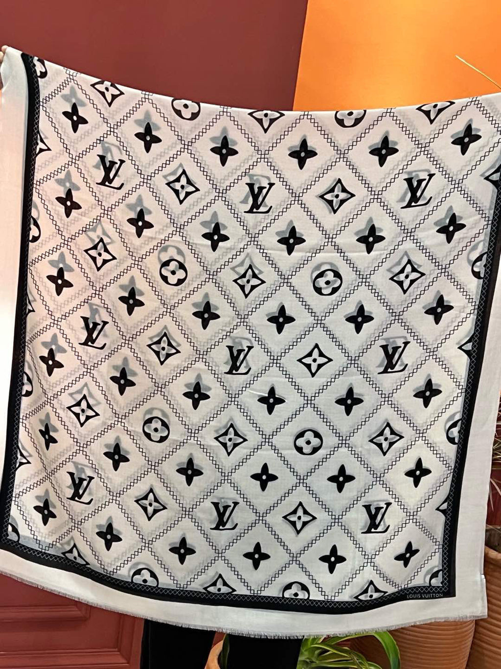 LOUIS VUITTON LV SCARF 200 CM IN CASHMERE 738535