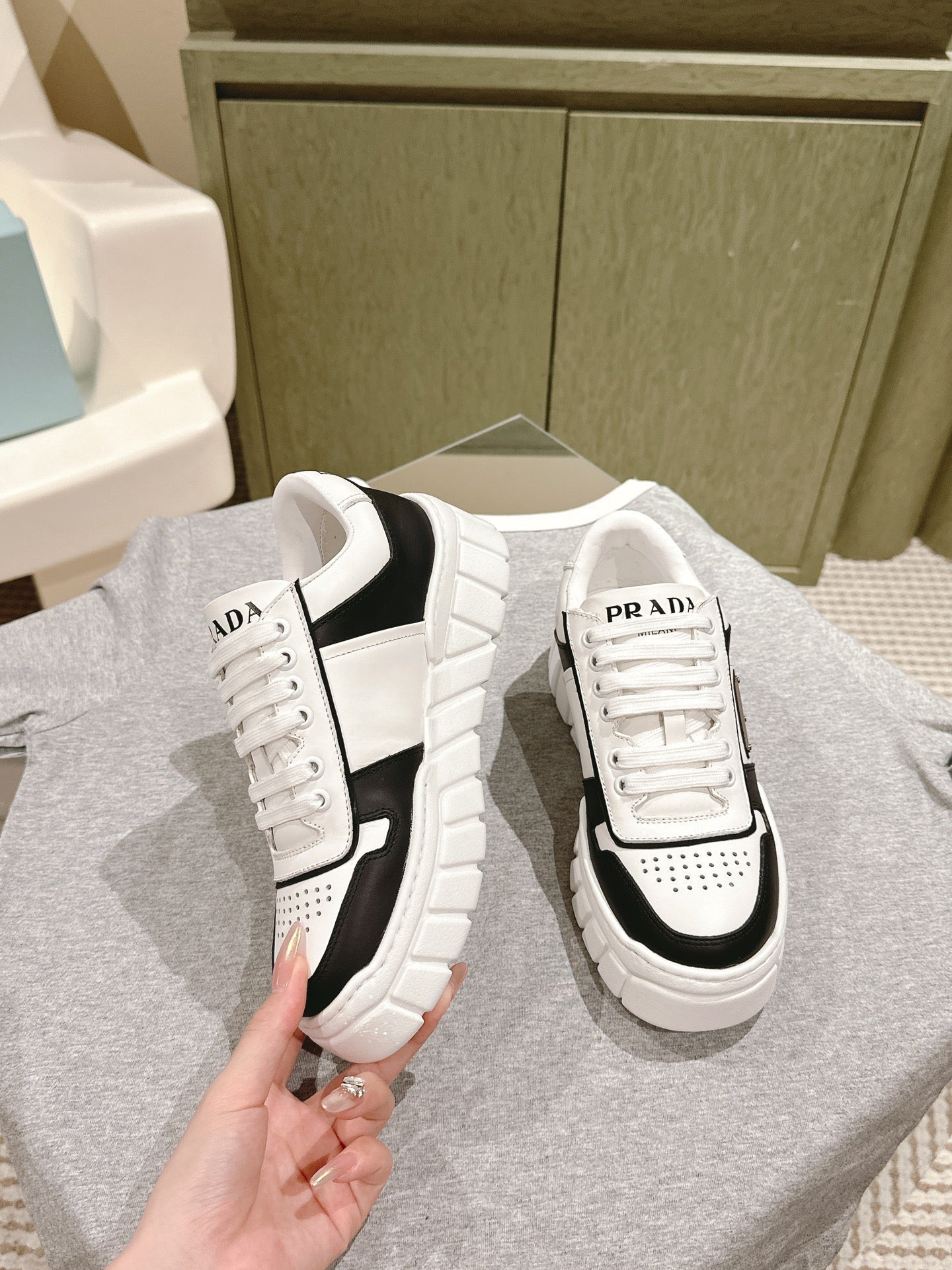 PRADA FLATFORM SNEAKERS BLACK AND WHITE CALFSKIN